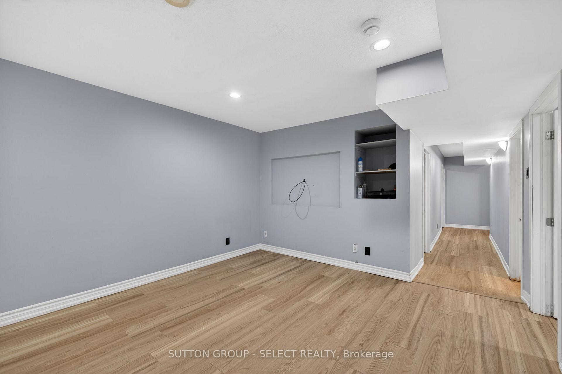 Photo 17 of 198 Arlington Crescent, London, South J — HOMEH
