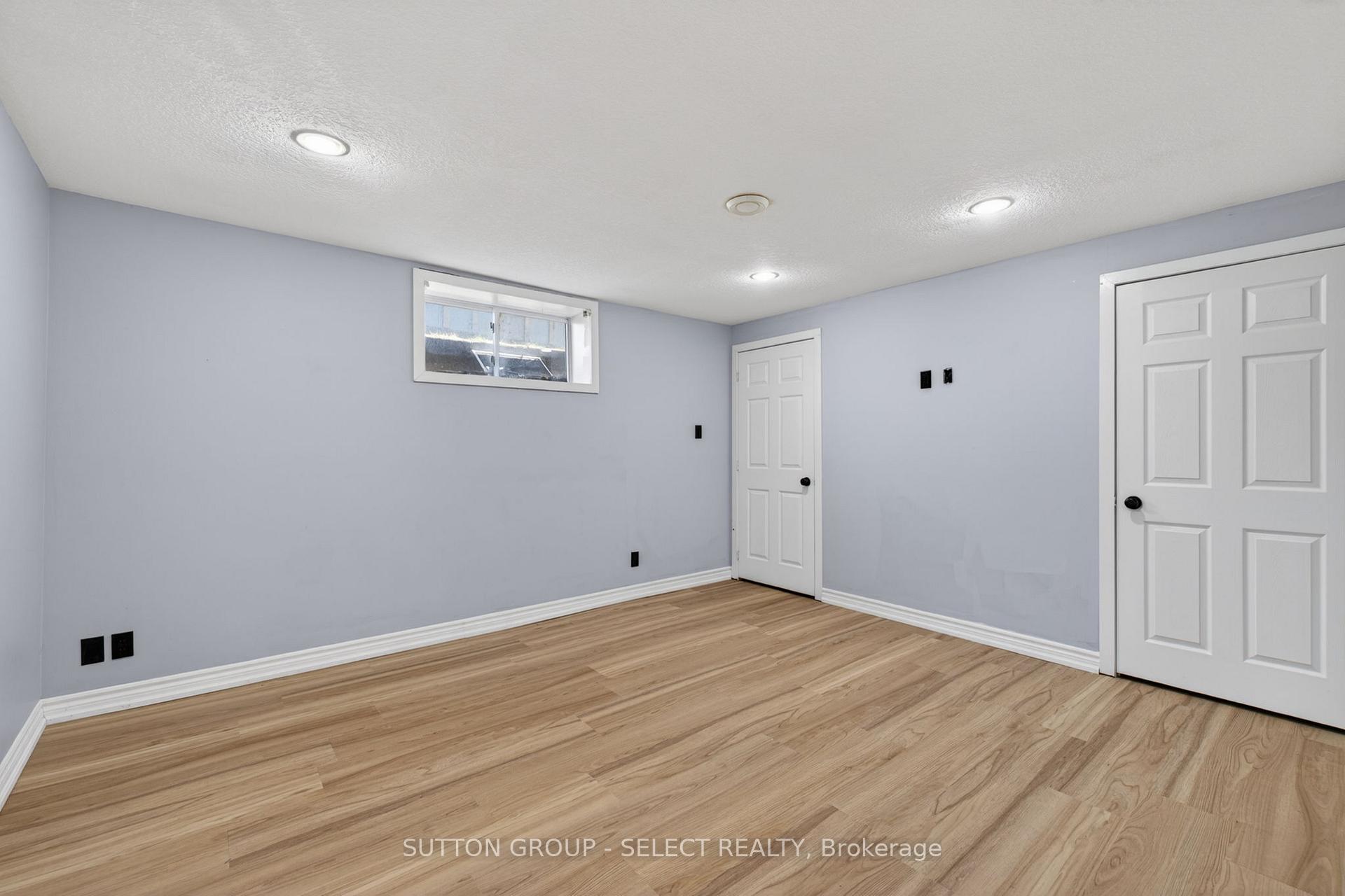 Photo 18 of 198 Arlington Crescent, London, South J — HOMEH
