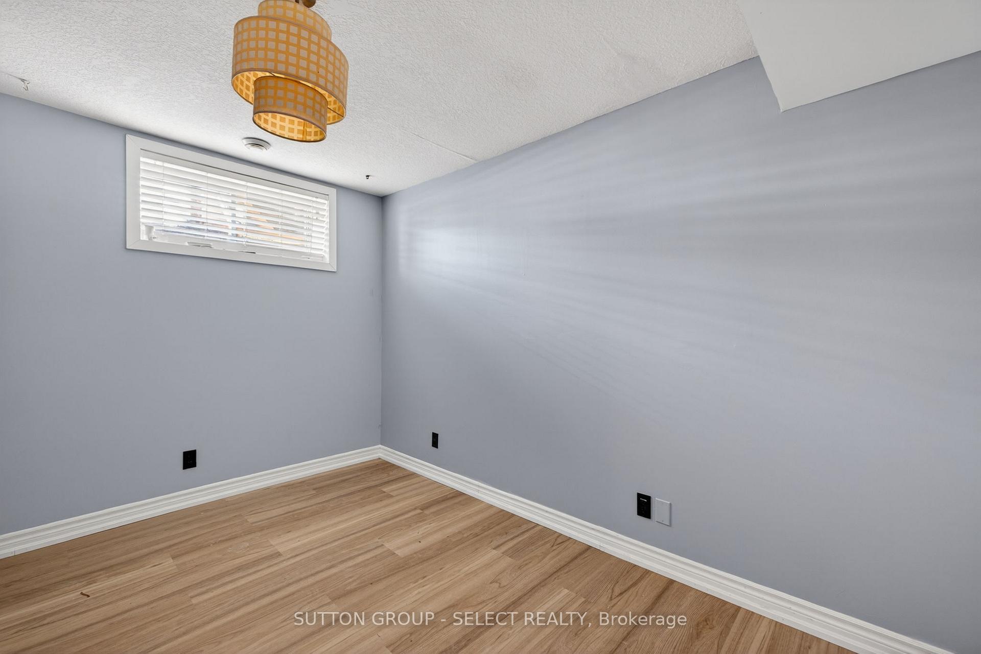 Photo 21 of 198 Arlington Crescent, London, South J — HOMEH