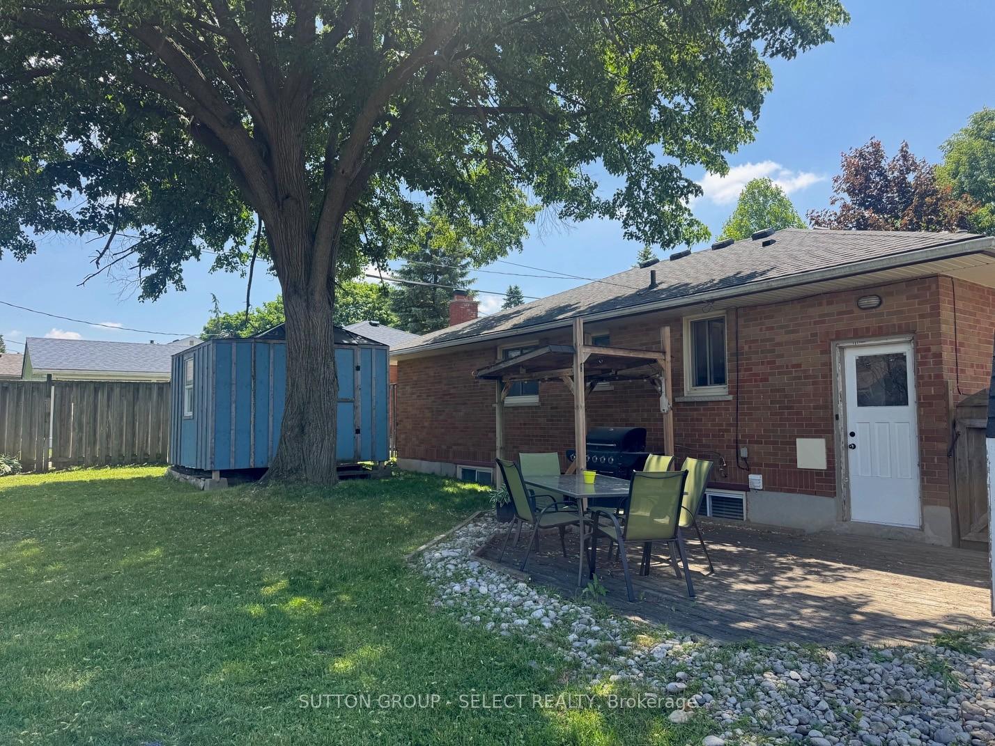 Photo 24 of 198 Arlington Crescent, London, South J — HOMEH