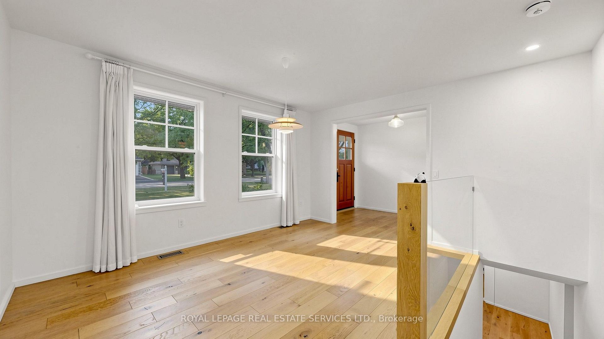 Photo 14 of 255 Oakwood Crescent, Oakville, Central — HOMEH