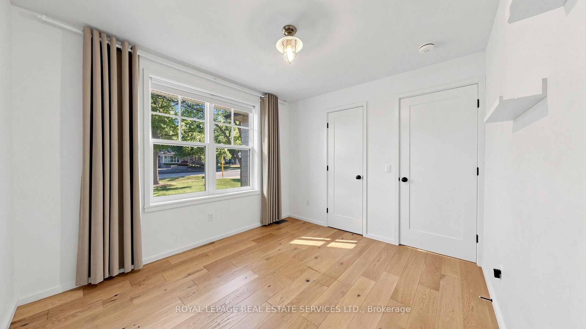 Photo 22 of 255 Oakwood Crescent, Oakville, Central — HOMEH