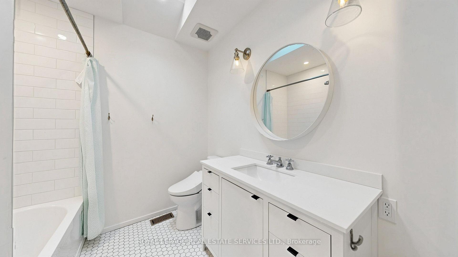 Photo 30 of 255 Oakwood Crescent, Oakville, Central — HOMEH
