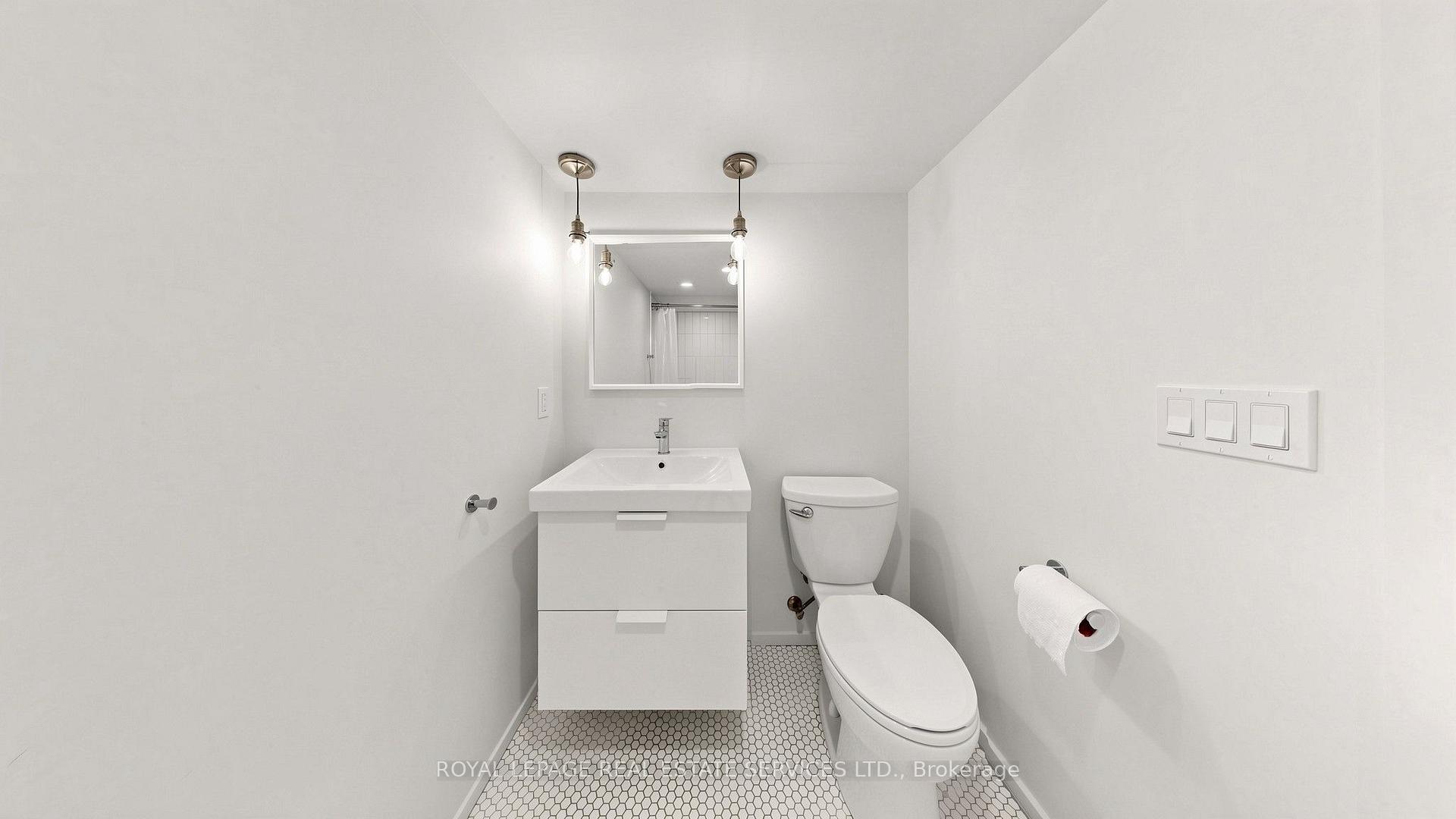 Photo 37 of 255 Oakwood Crescent, Oakville, Central — HOMEH