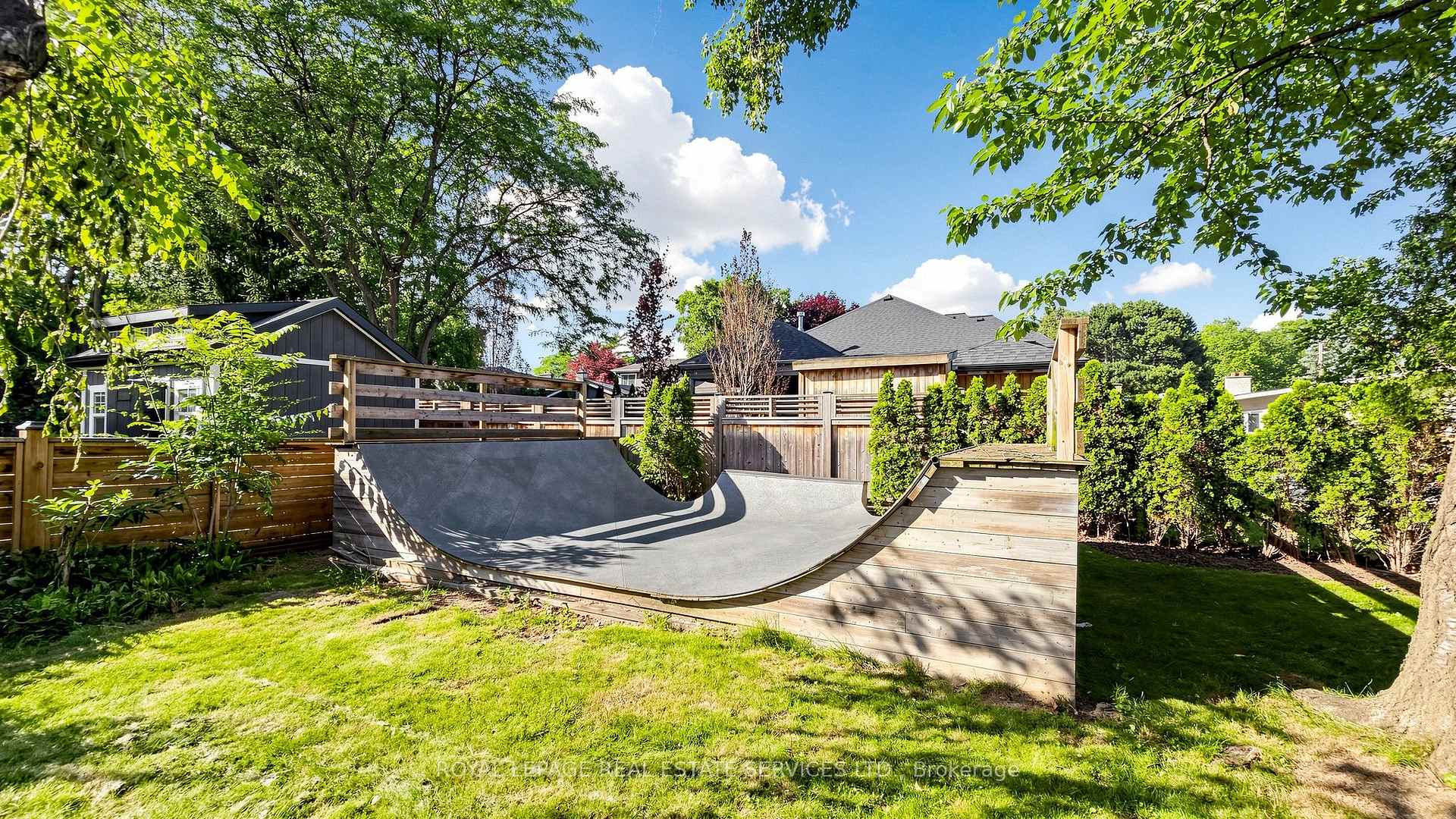 Photo 42 of 255 Oakwood Crescent, Oakville, Central — HOMEH