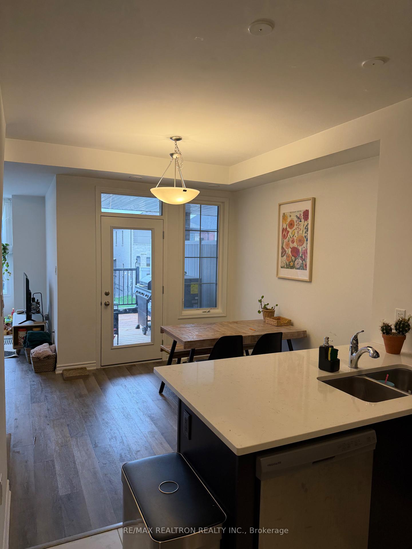 Photo 3 of 40 Ennerdale Street, Barrie, Rural Barrie Southwest — HOMEH