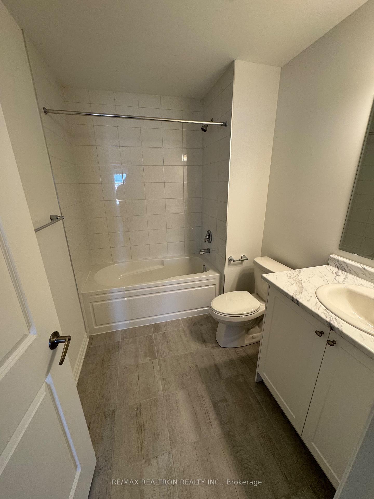 Photo 13 of 40 Ennerdale Street, Barrie, Rural Barrie Southwest — HOMEH