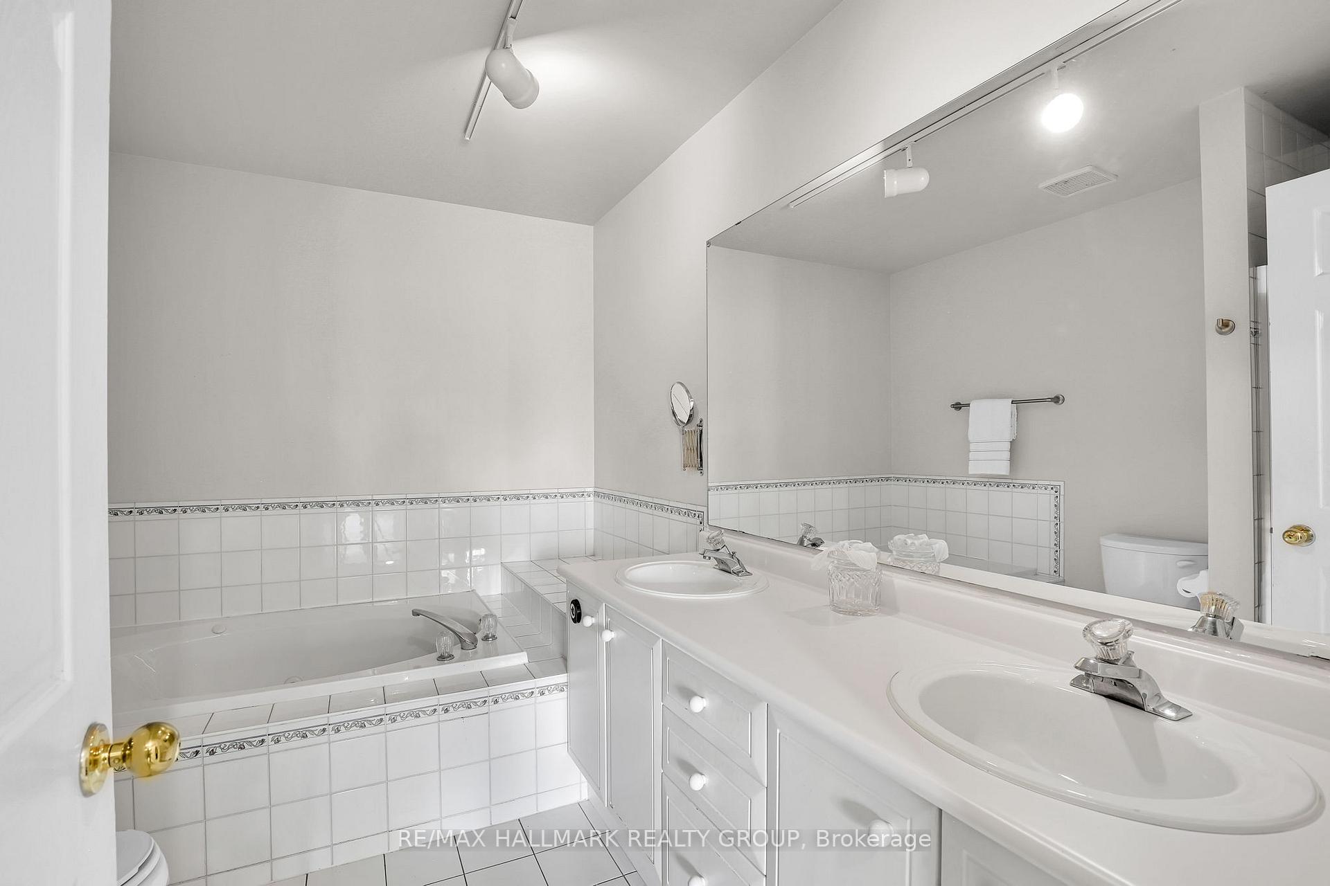Photo 18 of 49B First Avenue, Ottawa, Glebe — HOMEH