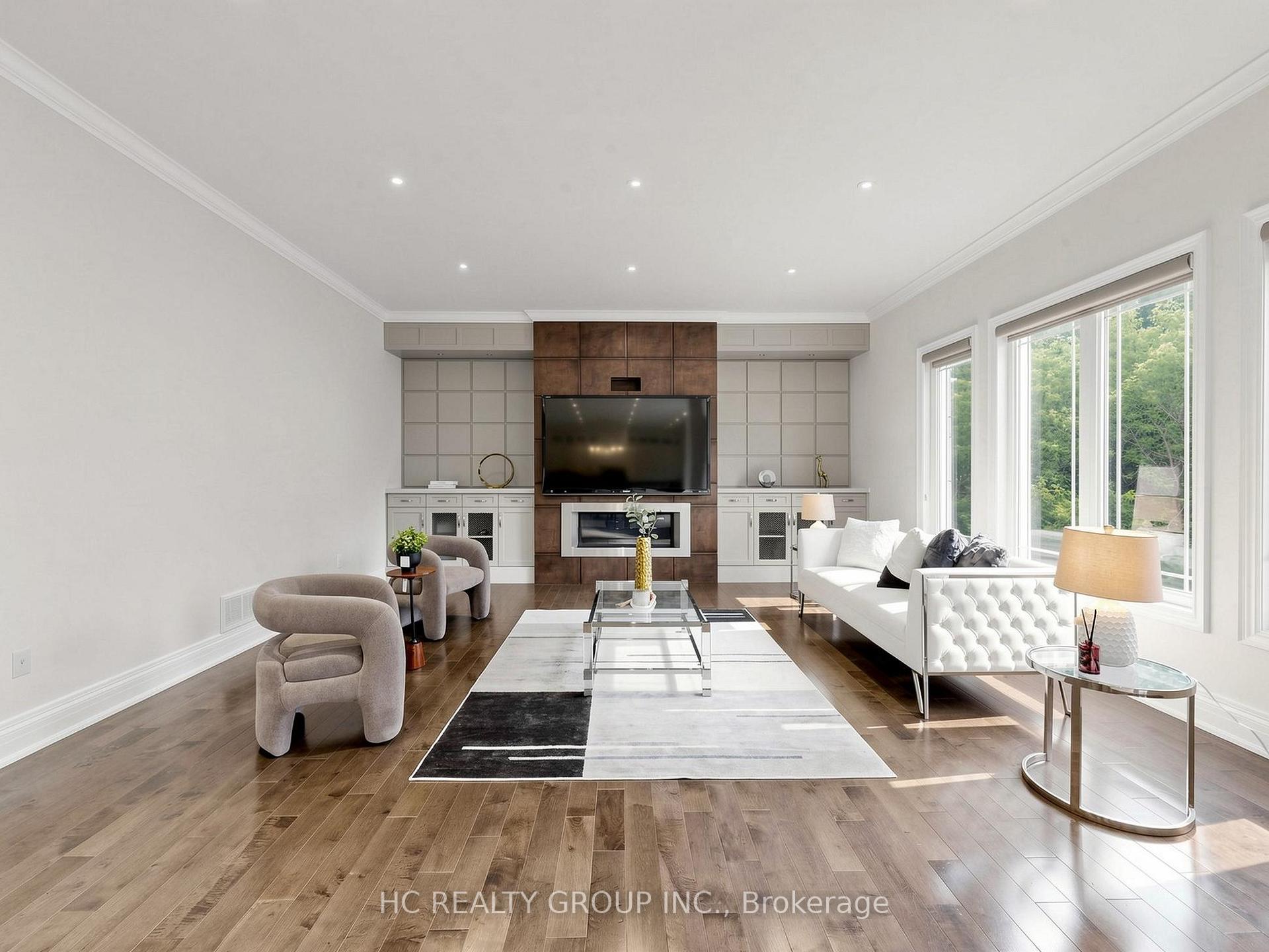 Photo 5 of 120 Upper Post Road, Vaughan, Patterson — HOMEH