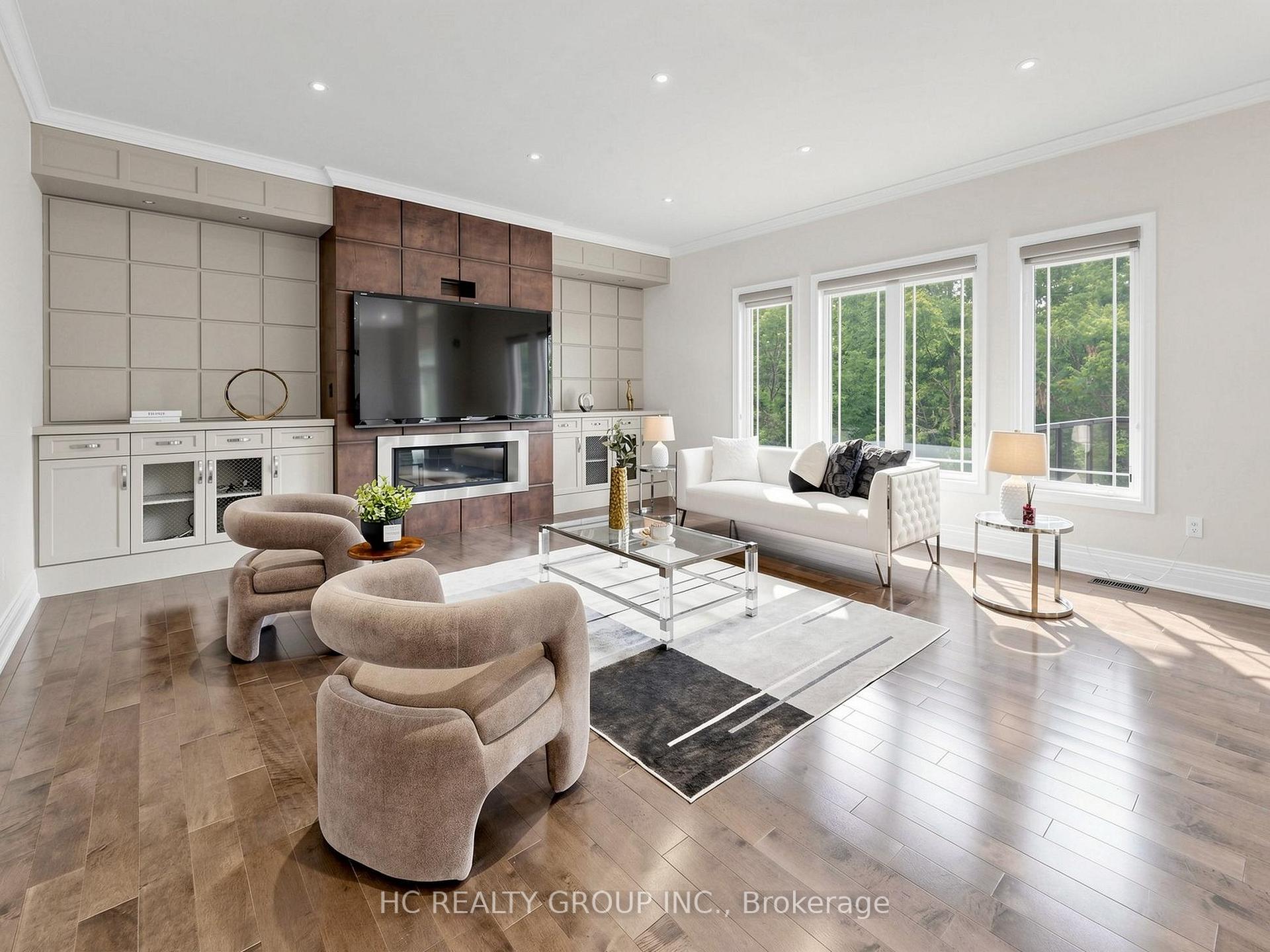 Photo 6 of 120 Upper Post Road, Vaughan, Patterson — HOMEH