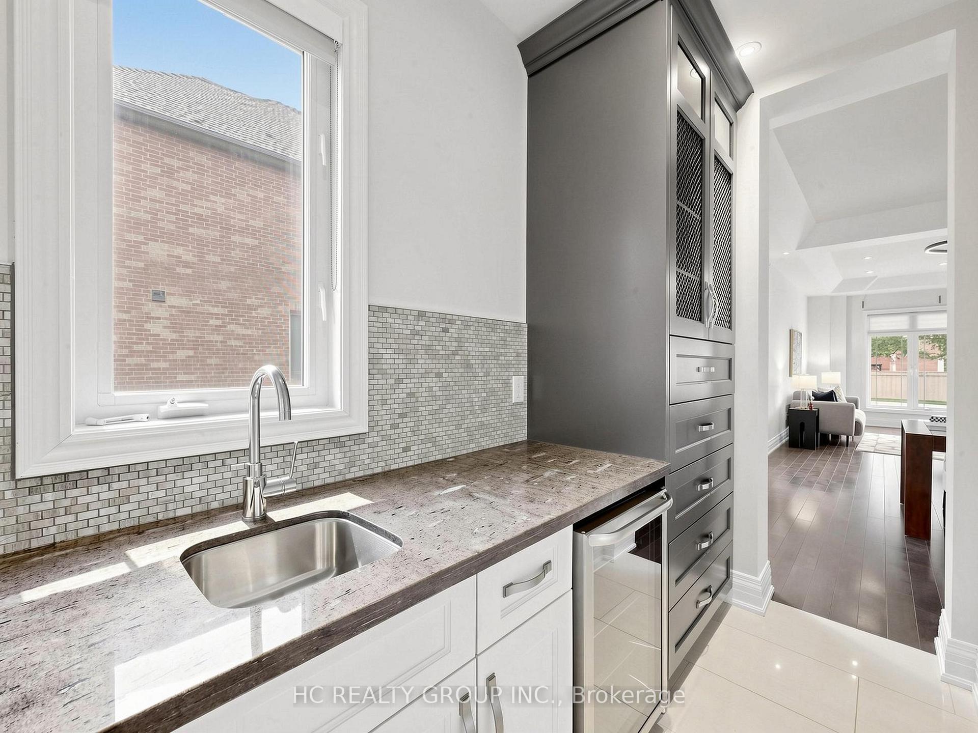 Photo 10 of 120 Upper Post Road, Vaughan, Patterson — HOMEH