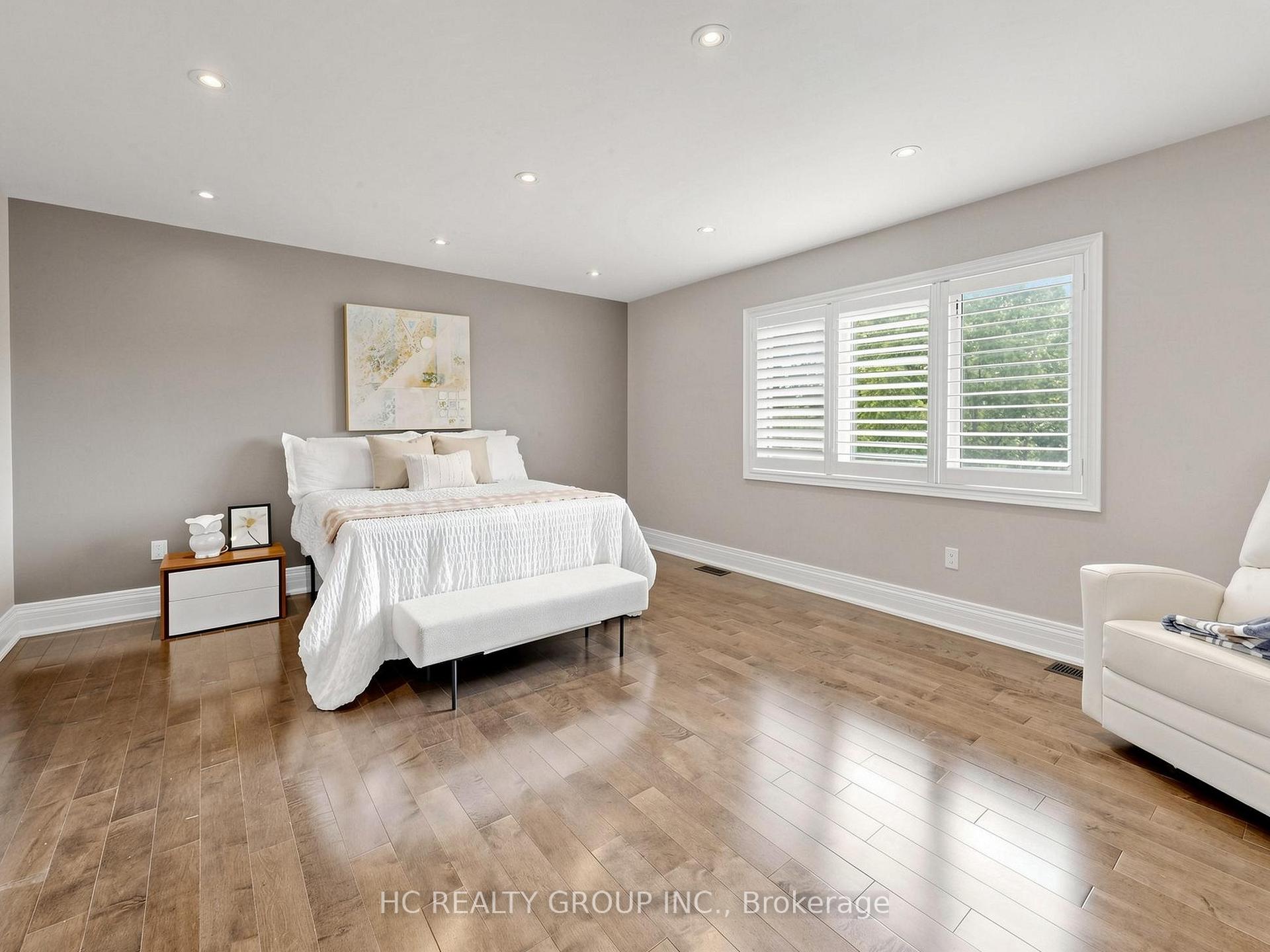 Photo 17 of 120 Upper Post Road, Vaughan, Patterson — HOMEH