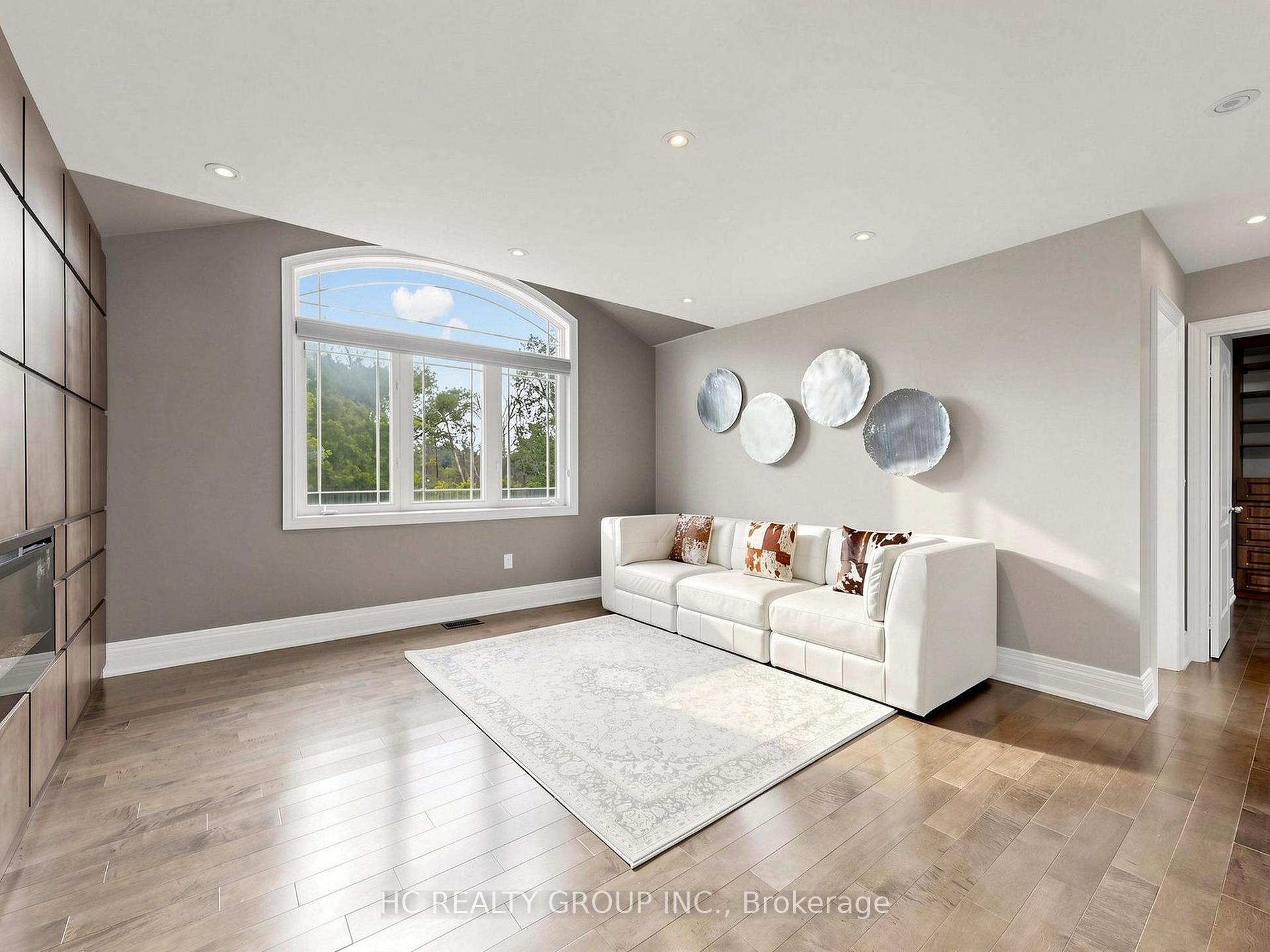 Photo 18 of 120 Upper Post Road, Vaughan, Patterson — HOMEH