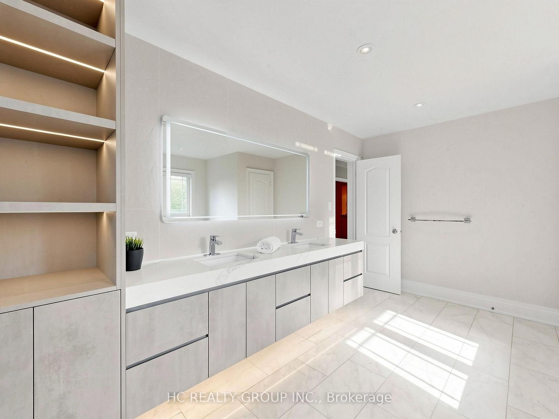 Photo 20 of 120 Upper Post Road, Vaughan, Patterson — HOMEH