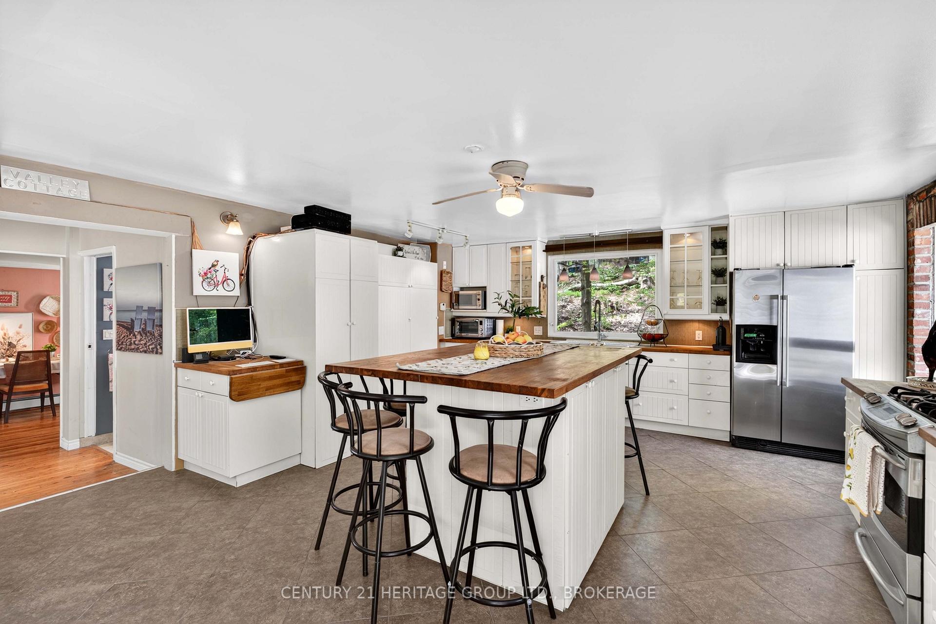 Photo 6 of 1726 Turcotte Lane, Kingston, City North of 401 — HOMEH