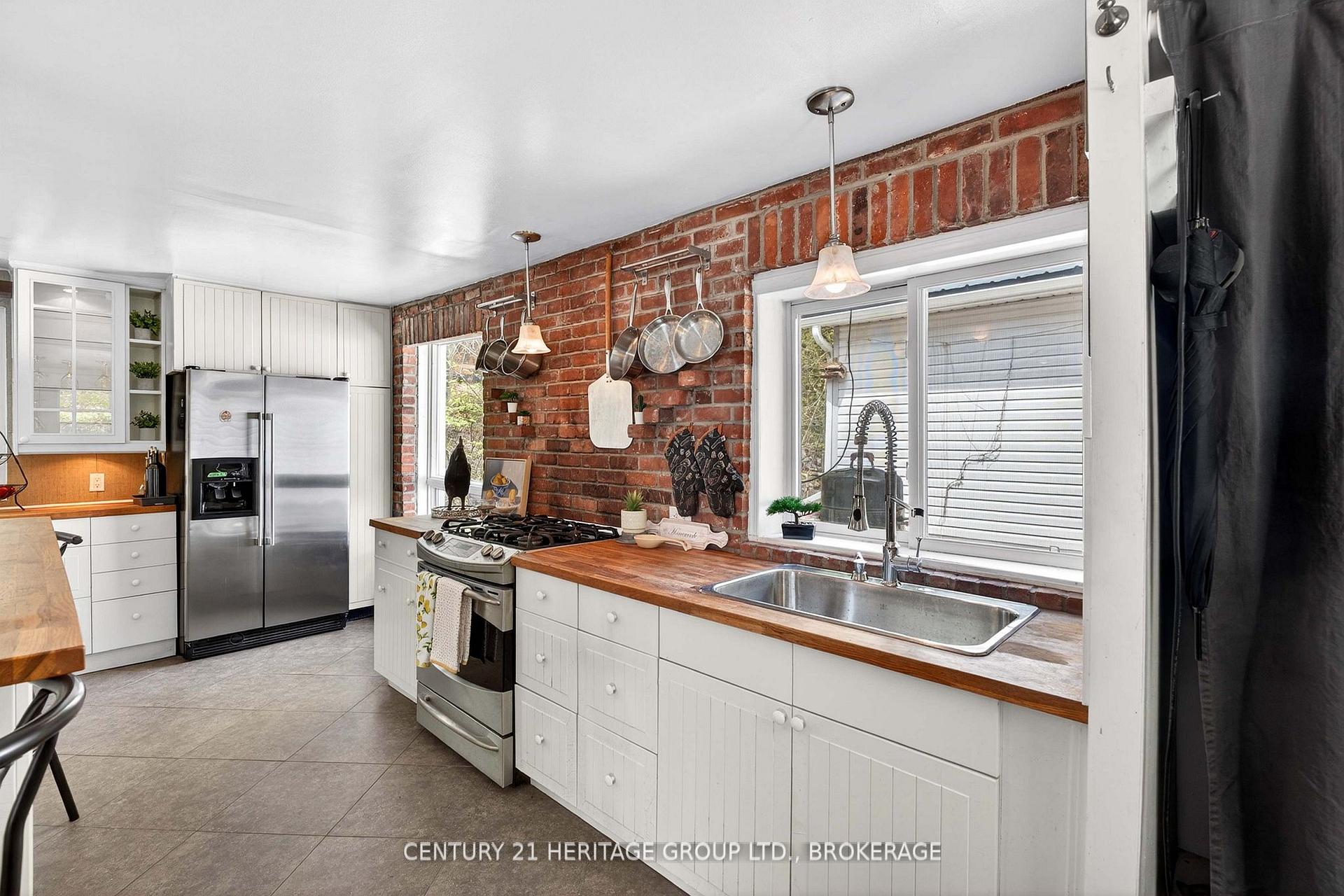 Photo 7 of 1726 Turcotte Lane, Kingston, City North of 401 — HOMEH