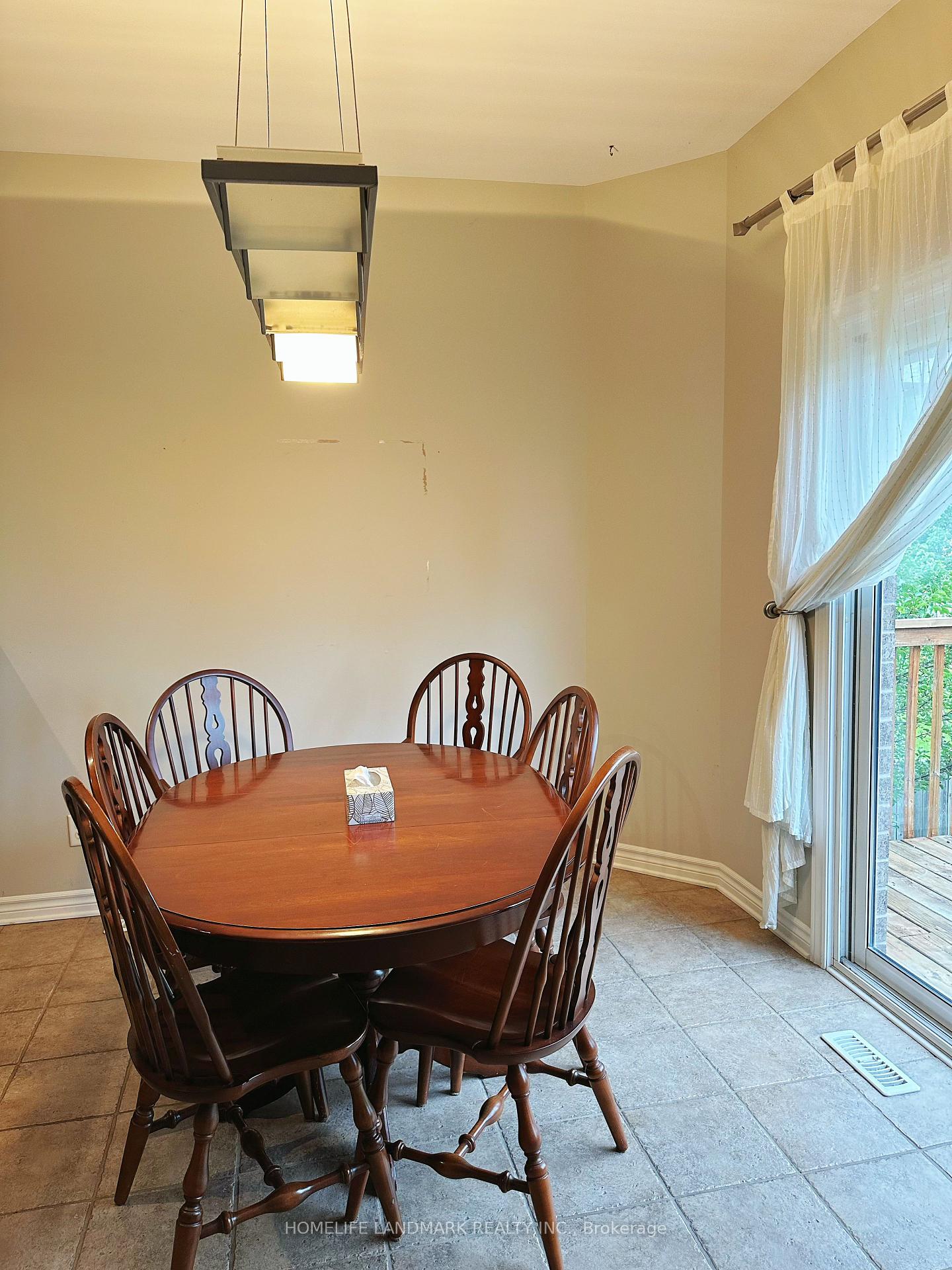Photo 5 of 388 Berryhill Drive, London, North B — HOMEH