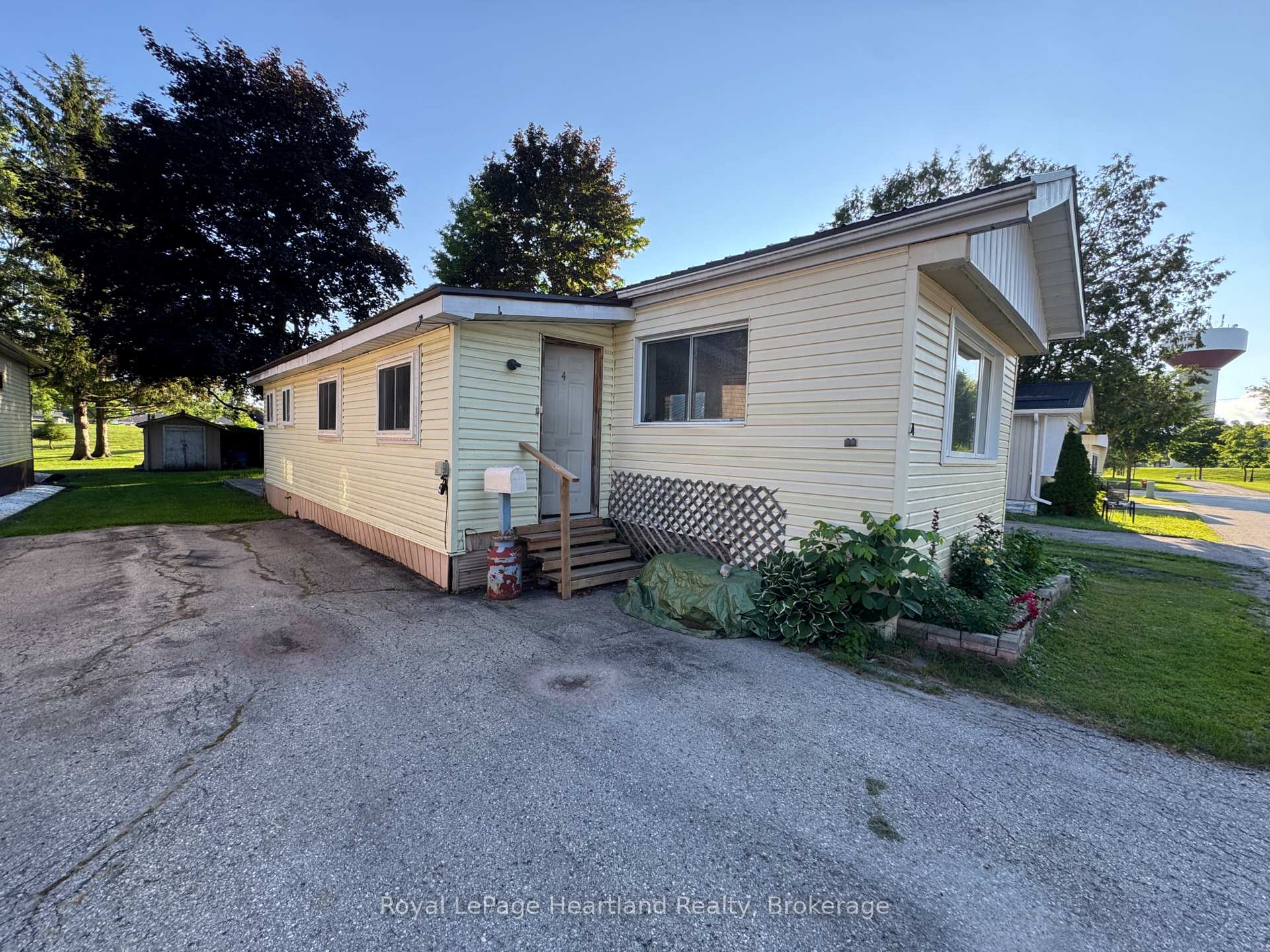 Photo of 4 Trailer Park Road