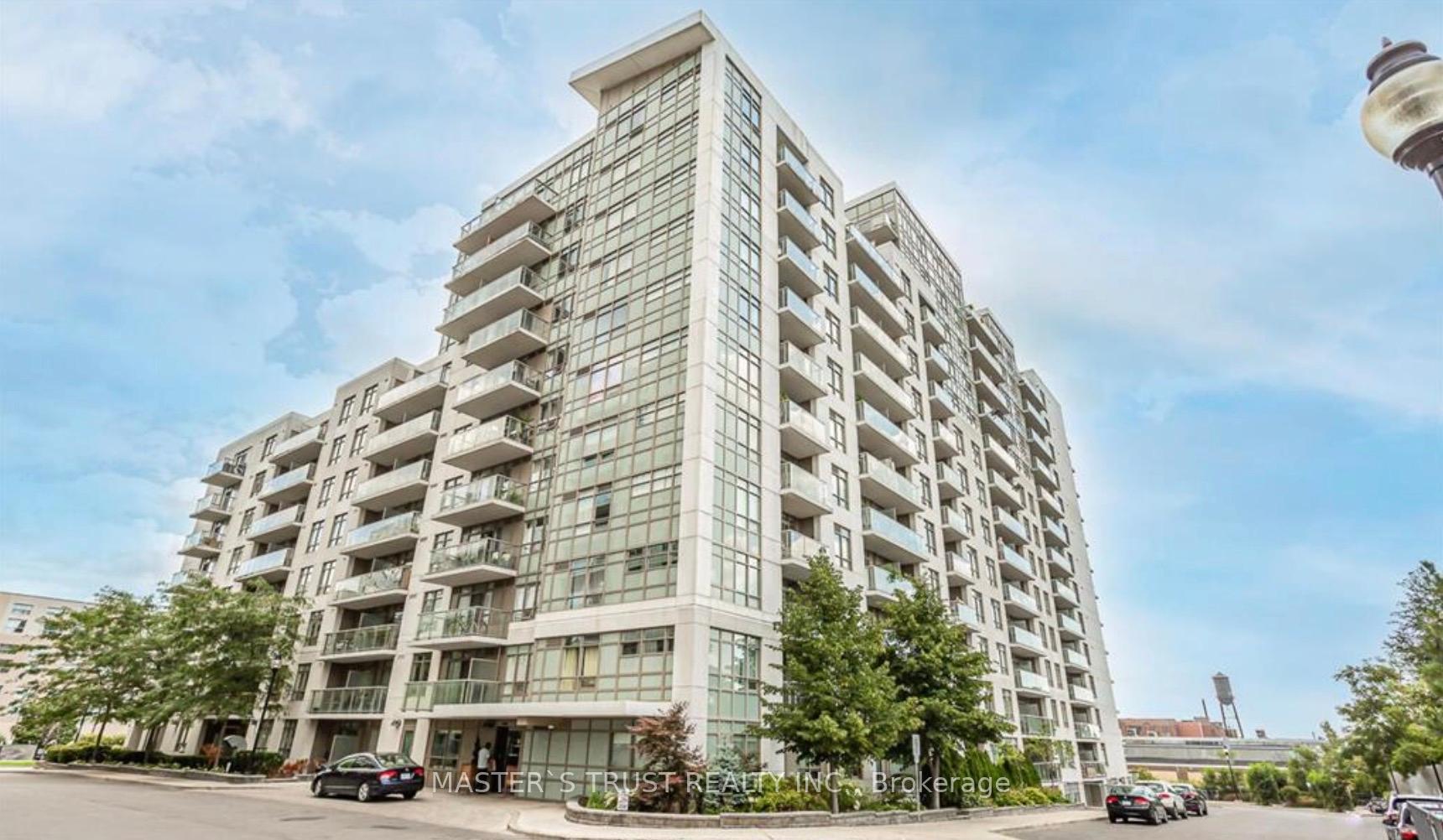 Photo of Unit 302, 812 Lansdowne Avenue