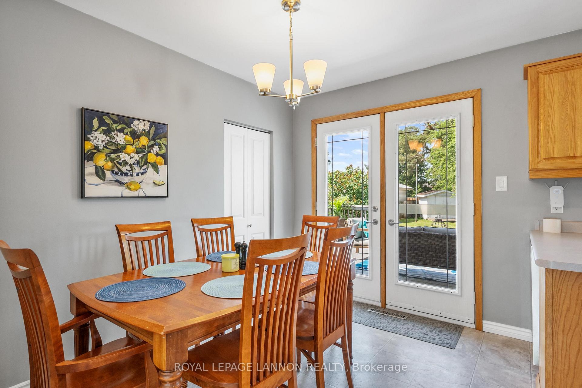 Photo 12 of 113 Isabella St. W. W, Thunder Bay, Green Acres — HOMEH