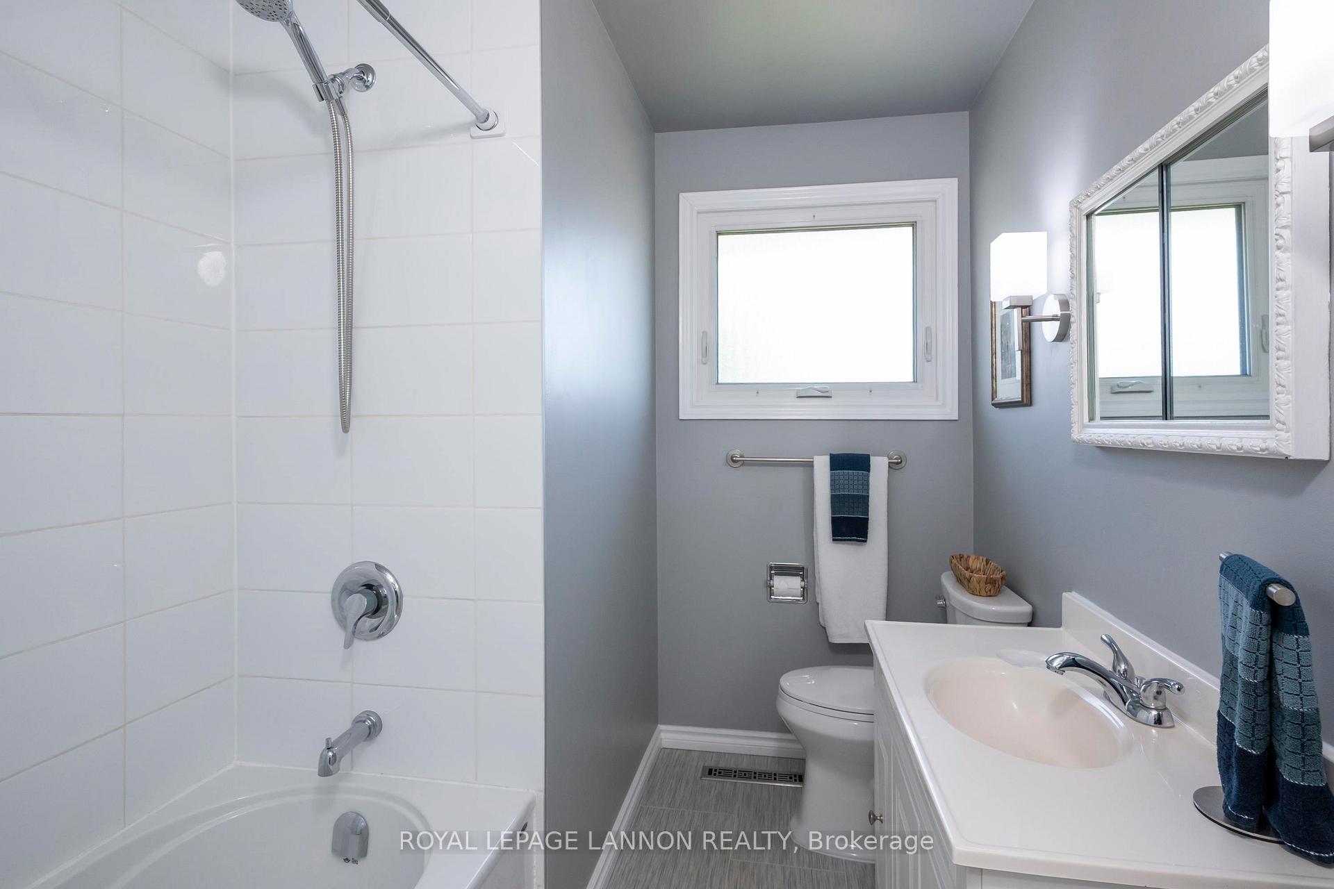 Photo 20 of 113 Isabella St. W. W, Thunder Bay, Green Acres — HOMEH