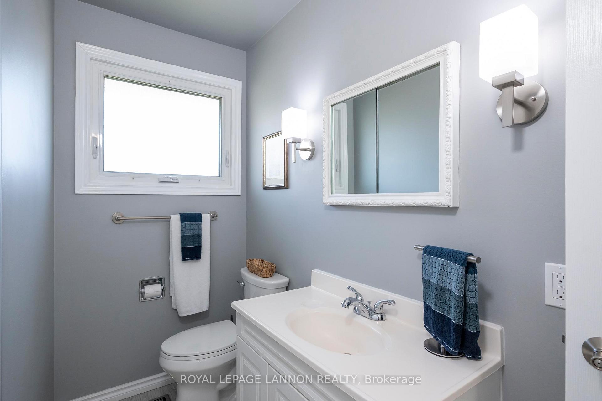 Photo 21 of 113 Isabella St. W. W, Thunder Bay, Green Acres — HOMEH