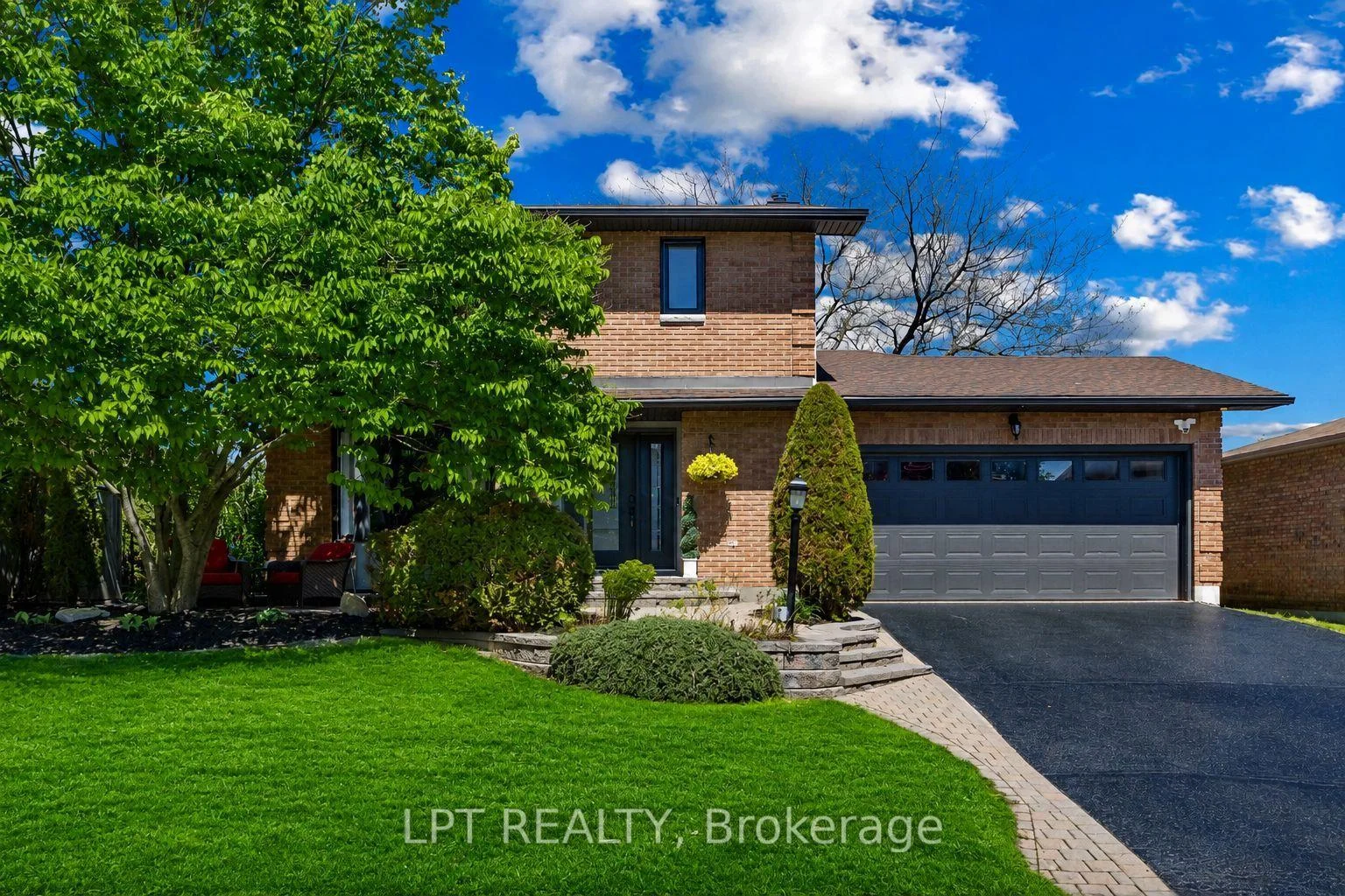 Front of 11 Elderwood Trail