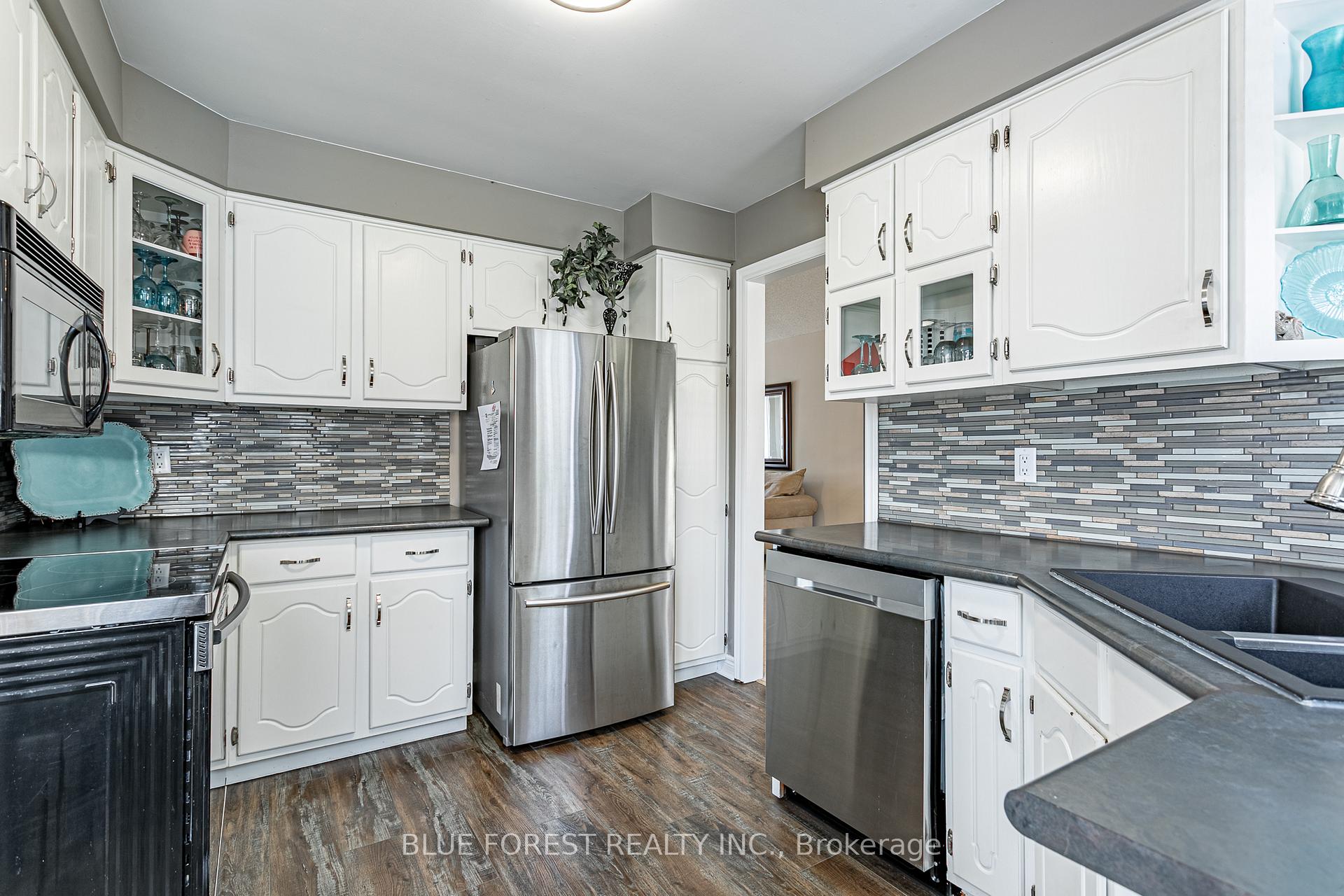 Photo 20 of 14 Eric Drive, Thames Centre, Dorchester — HOMEH