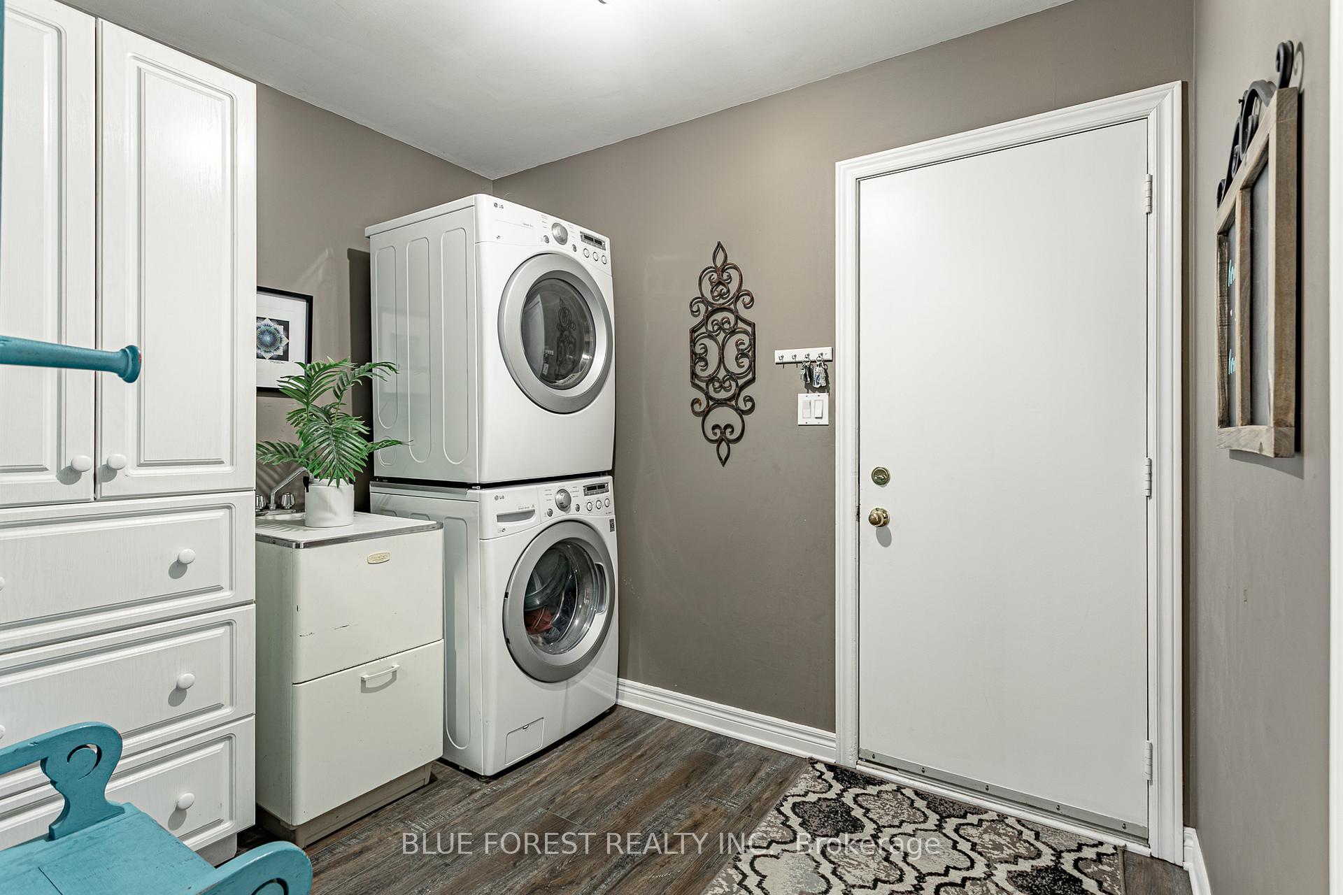 Photo 26 of 14 Eric Drive, Thames Centre, Dorchester — HOMEH