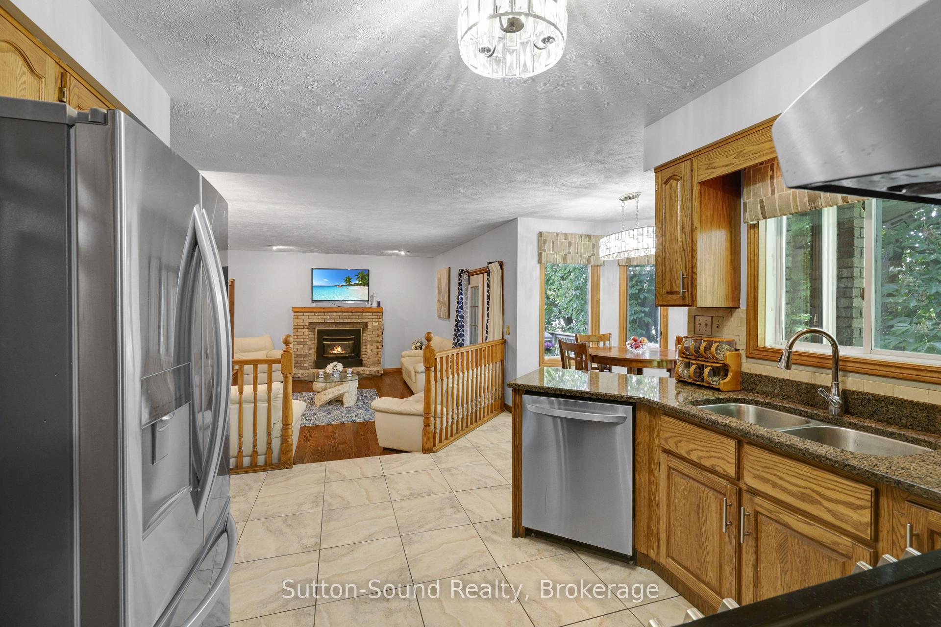 Photo 8 of 460 8TH Avenue E, Owen Sound — HOMEH