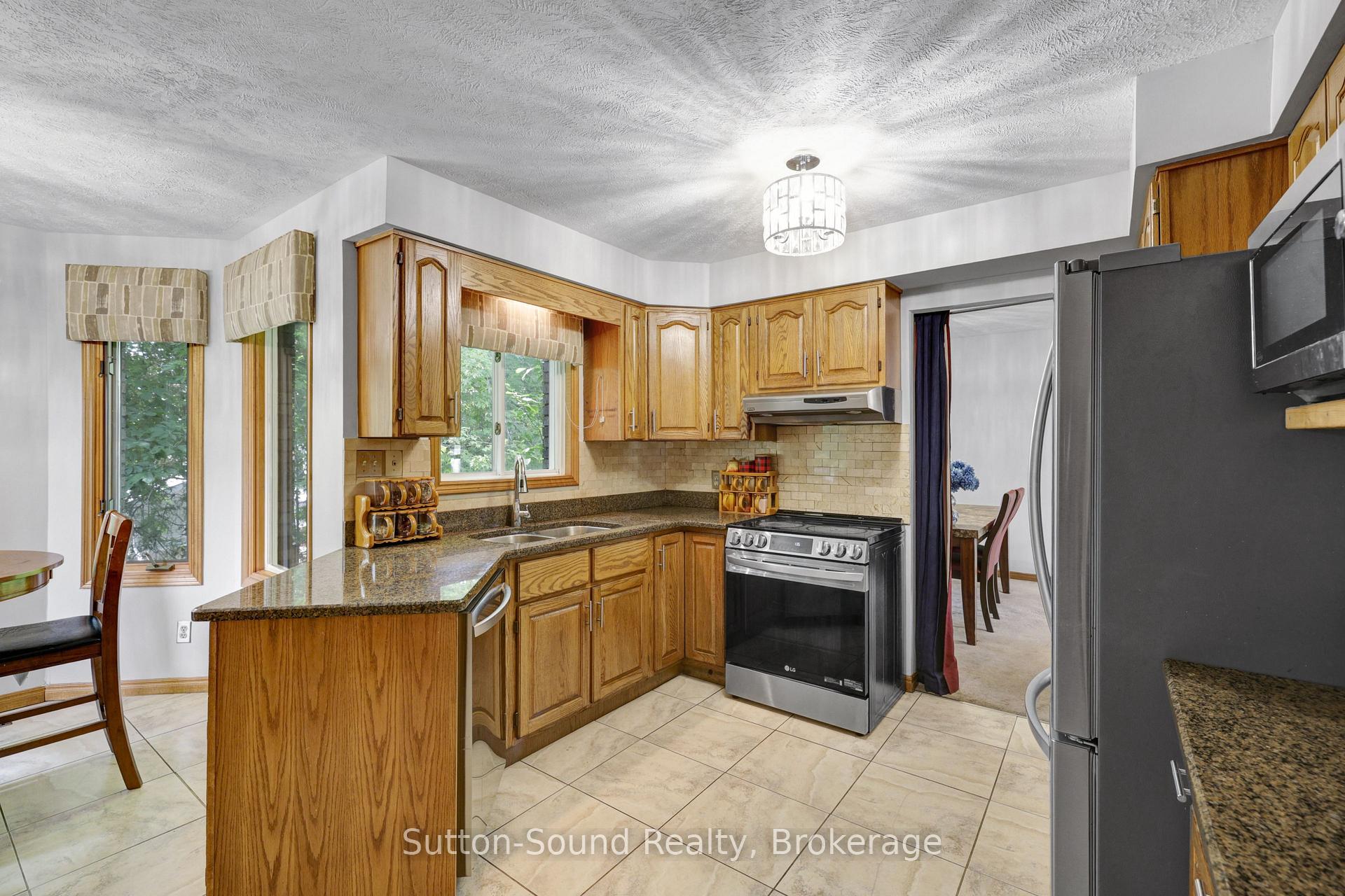Photo 9 of 460 8TH Avenue E, Owen Sound — HOMEH