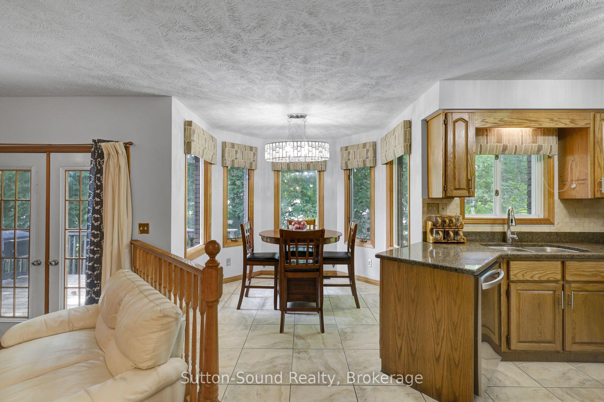 Photo 11 of 460 8TH Avenue E, Owen Sound — HOMEH