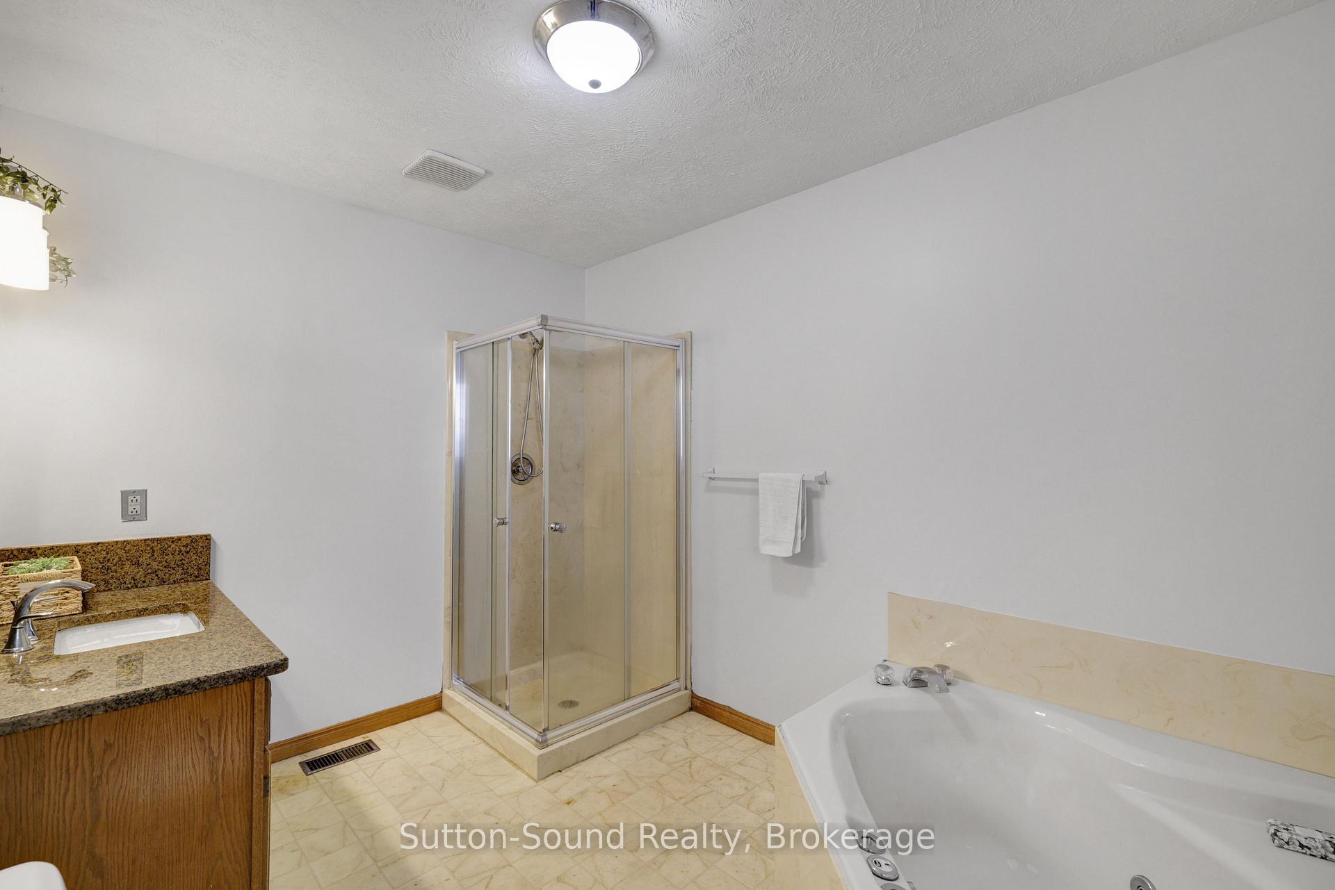 Photo 27 of 460 8TH Avenue E, Owen Sound — HOMEH