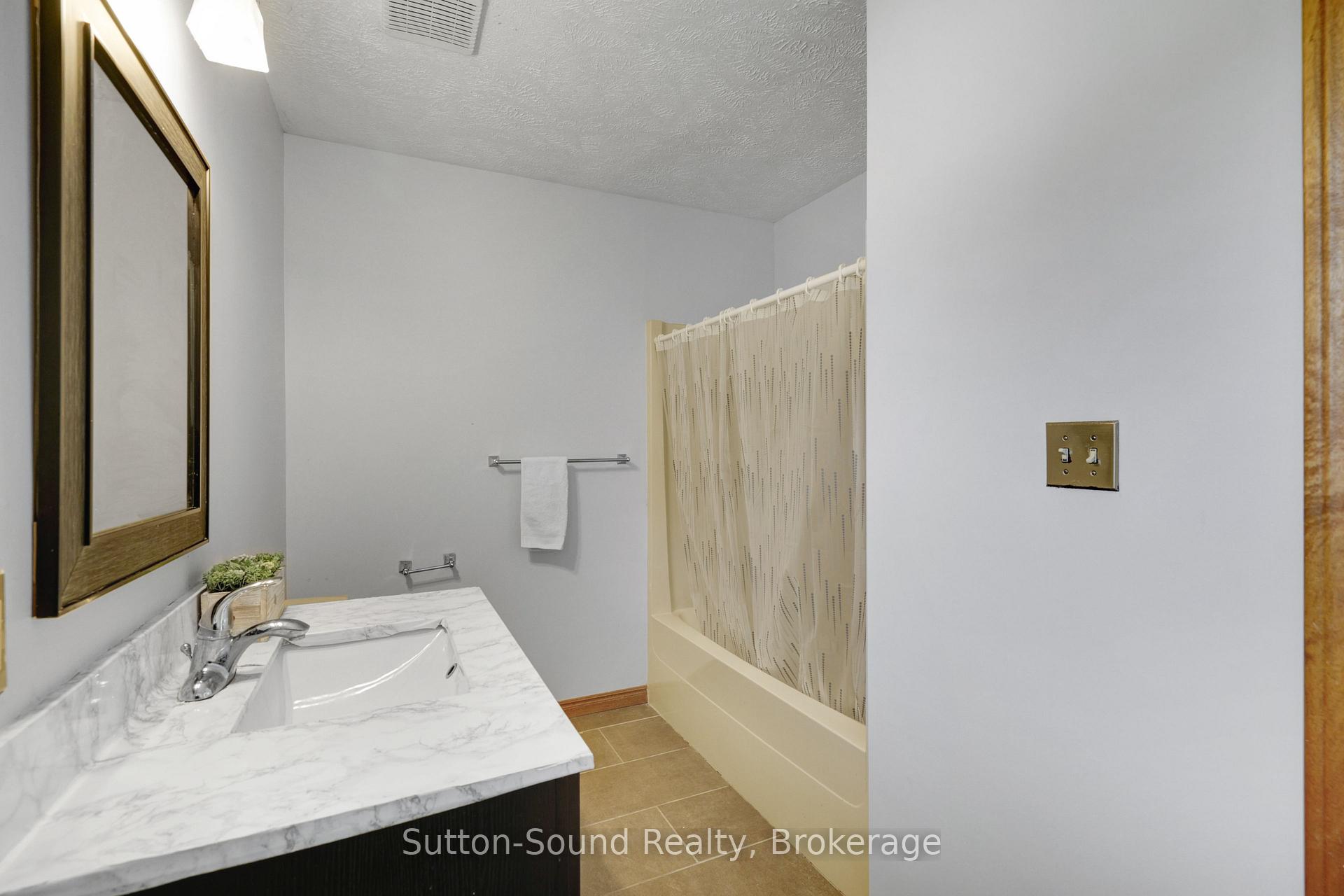 Photo 32 of 460 8TH Avenue E, Owen Sound — HOMEH