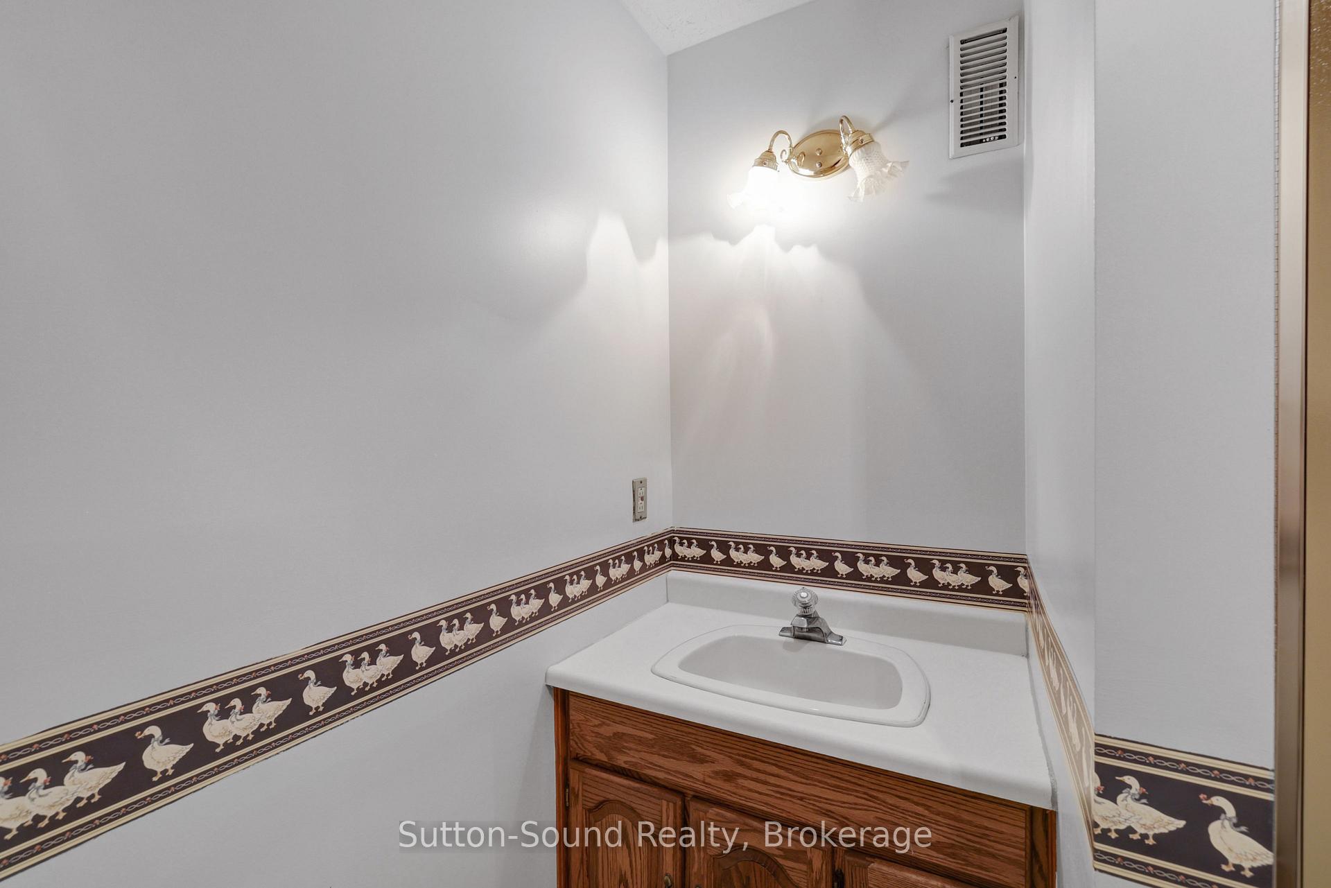 Photo 39 of 460 8TH Avenue E, Owen Sound — HOMEH