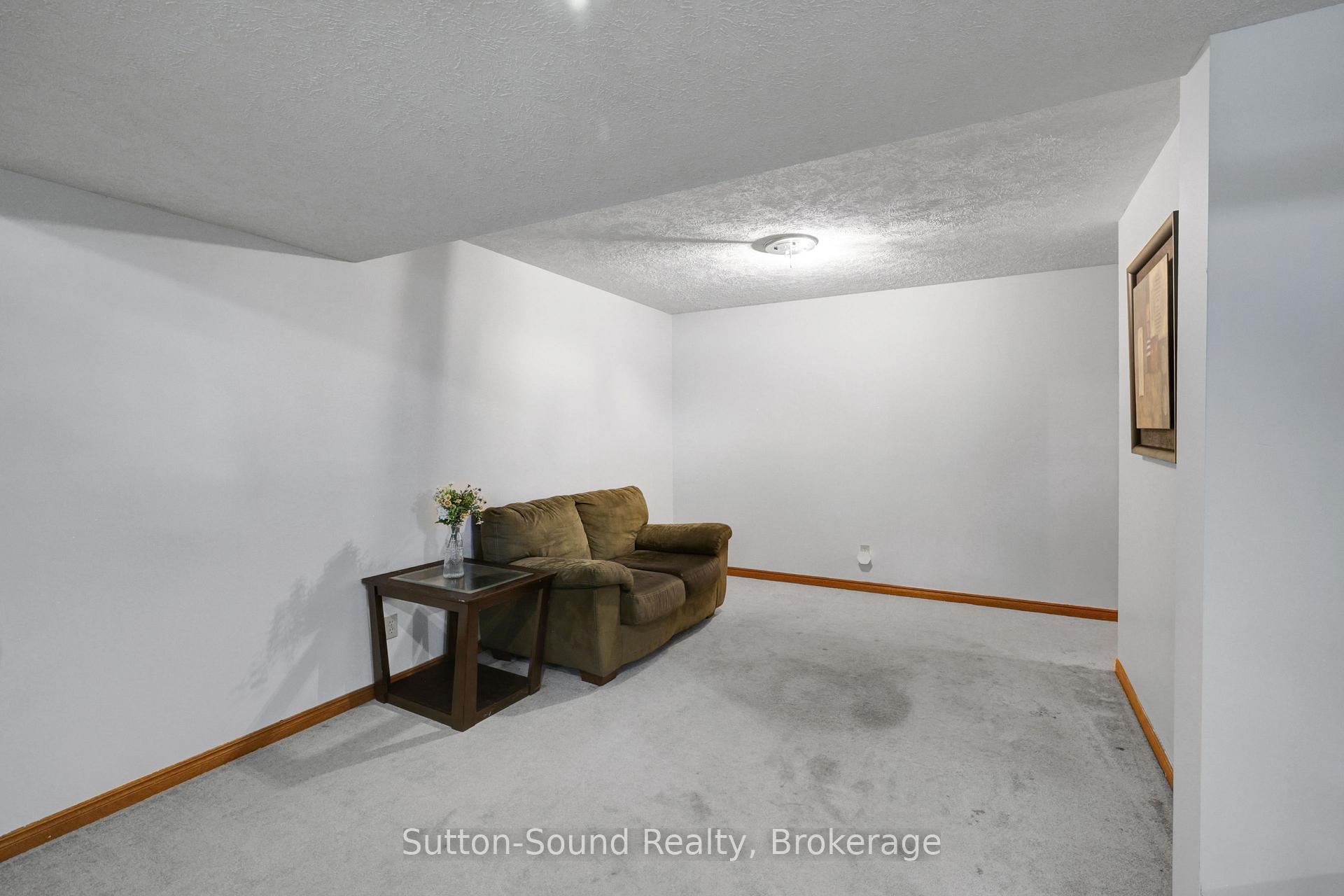 Photo 40 of 460 8TH Avenue E, Owen Sound — HOMEH