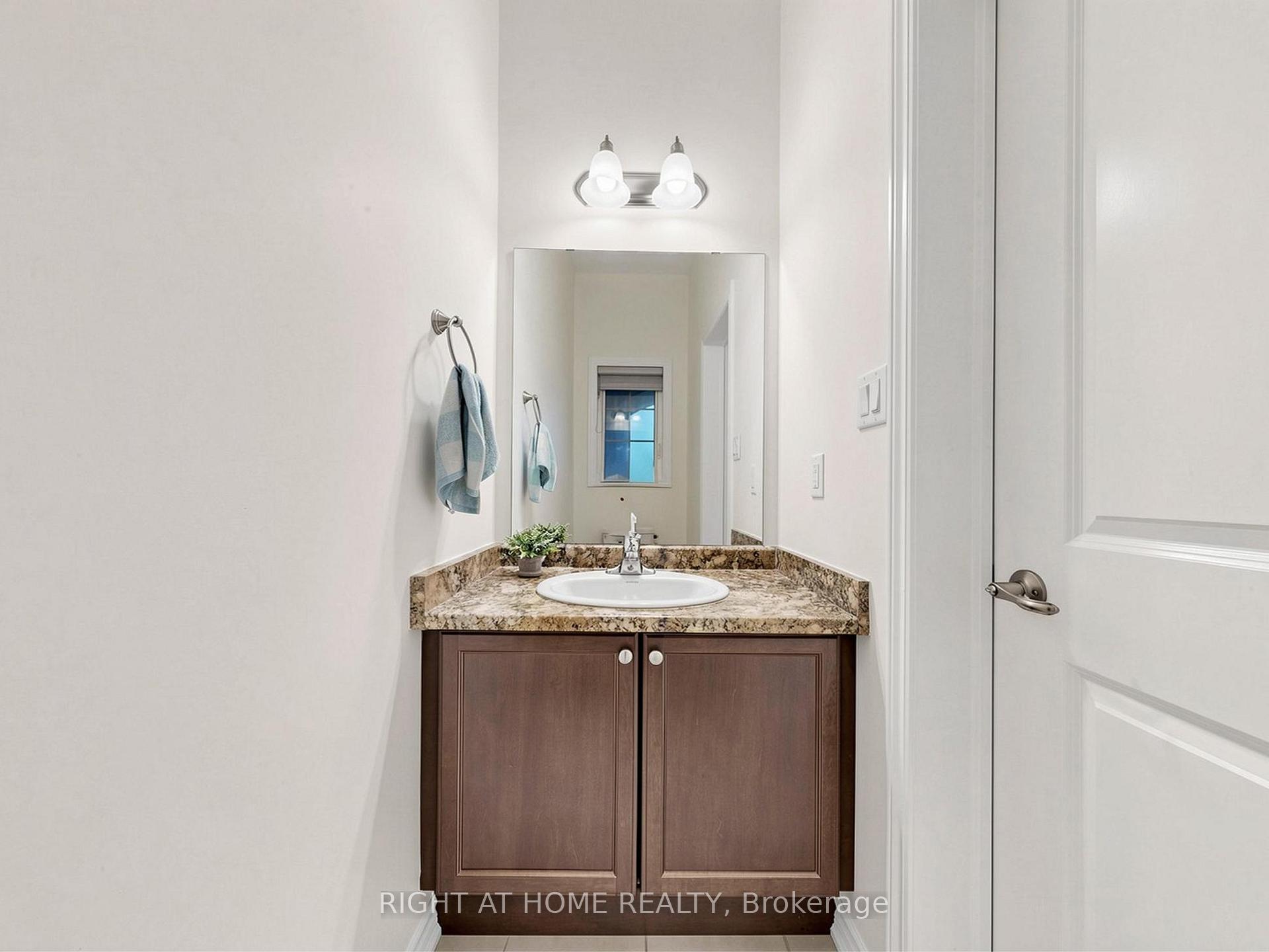 Photo 6 of 124 Mosaic Drive, Hamilton, Waterdown — HOMEH