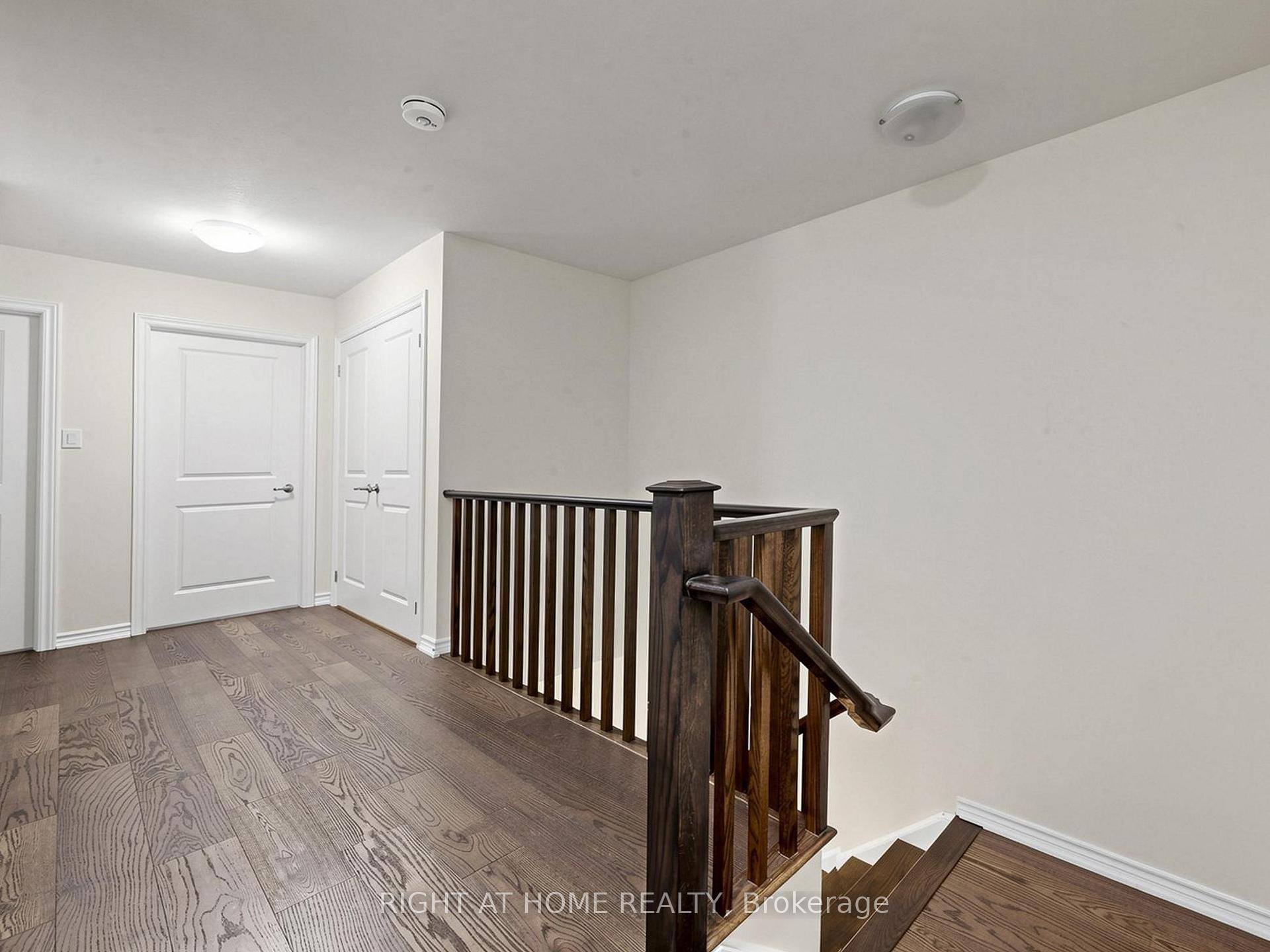 Photo 17 of 124 Mosaic Drive, Hamilton, Waterdown — HOMEH