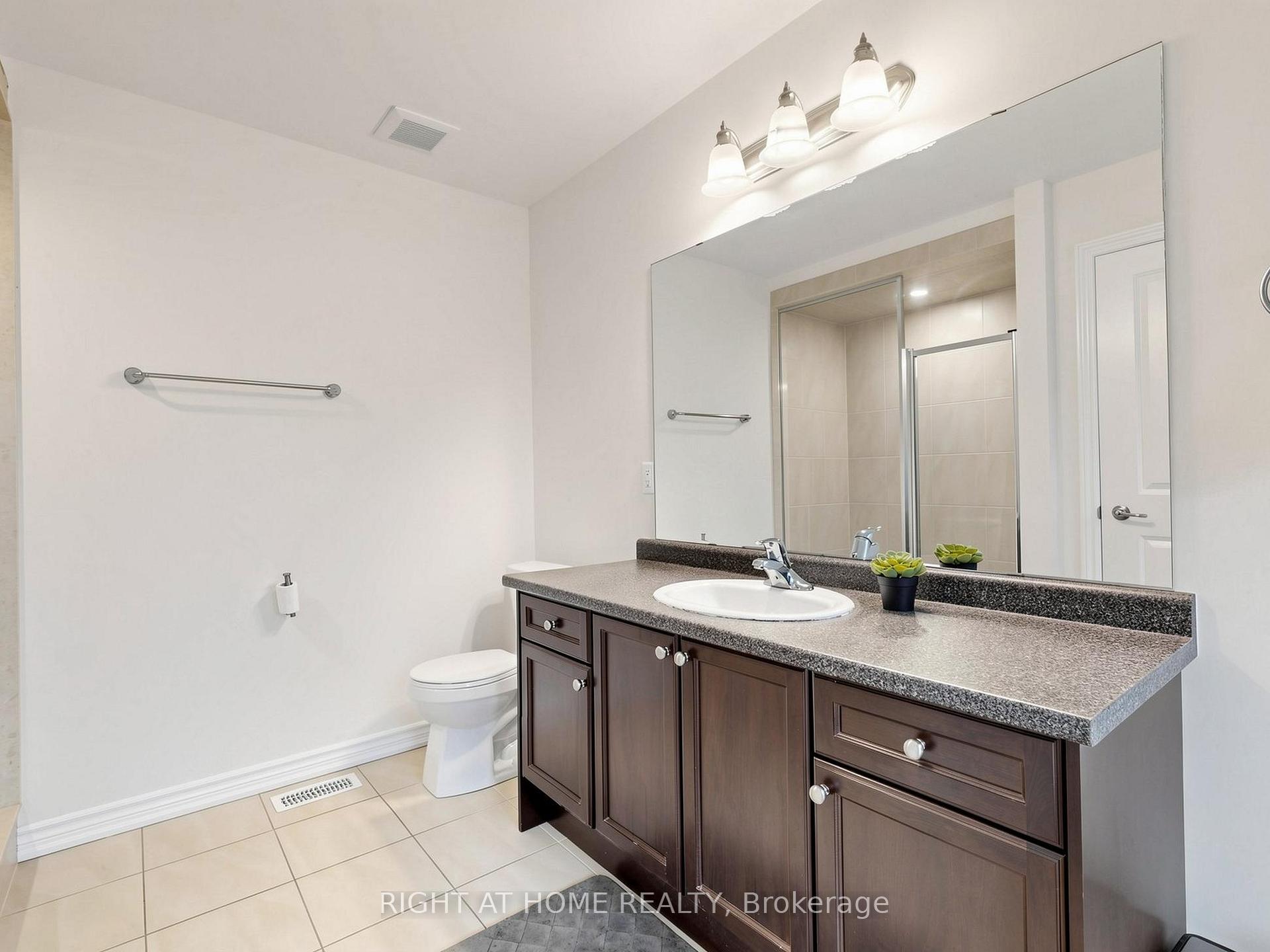 Photo 24 of 124 Mosaic Drive, Hamilton, Waterdown — HOMEH