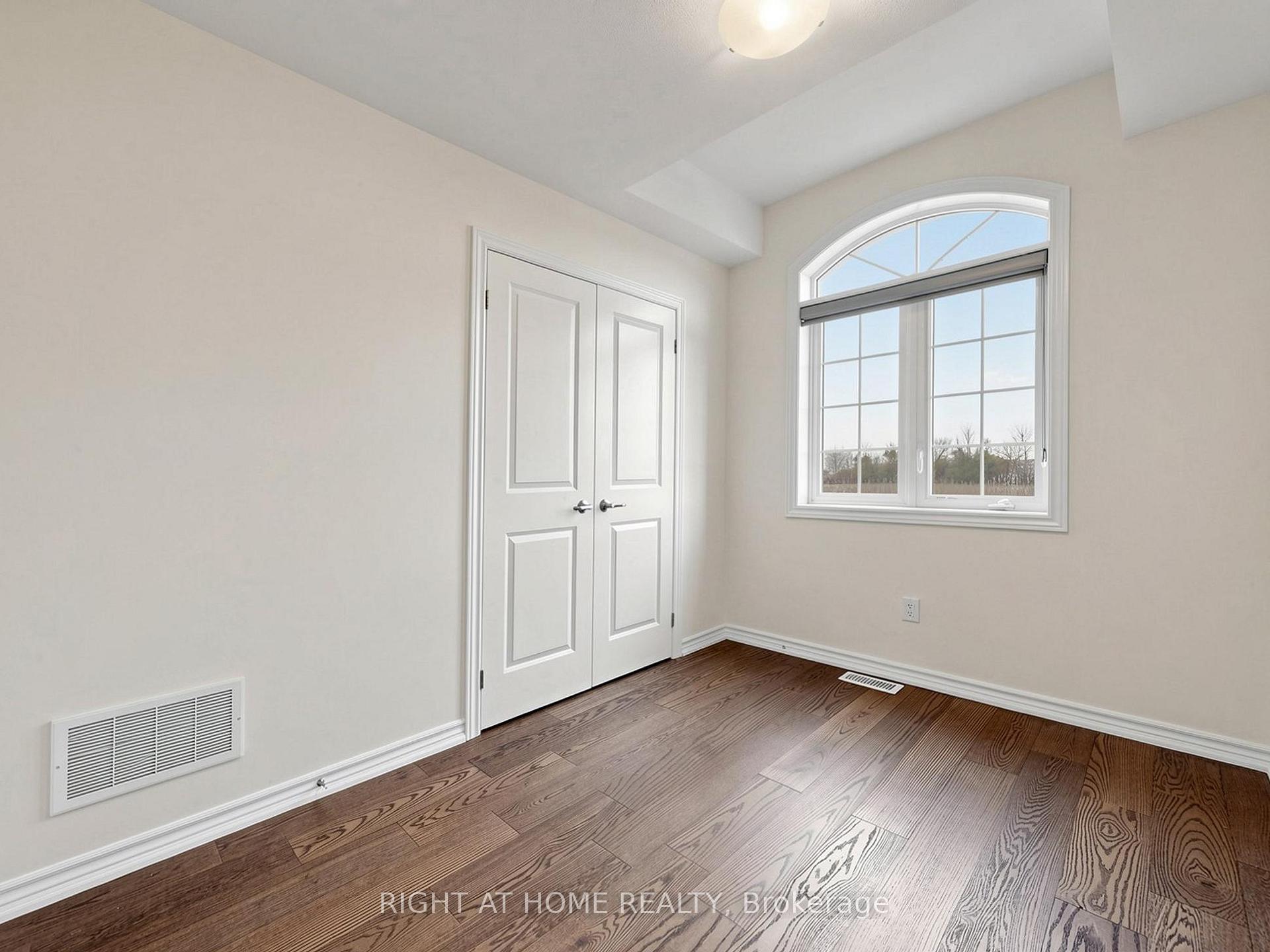 Photo 30 of 124 Mosaic Drive, Hamilton, Waterdown — HOMEH