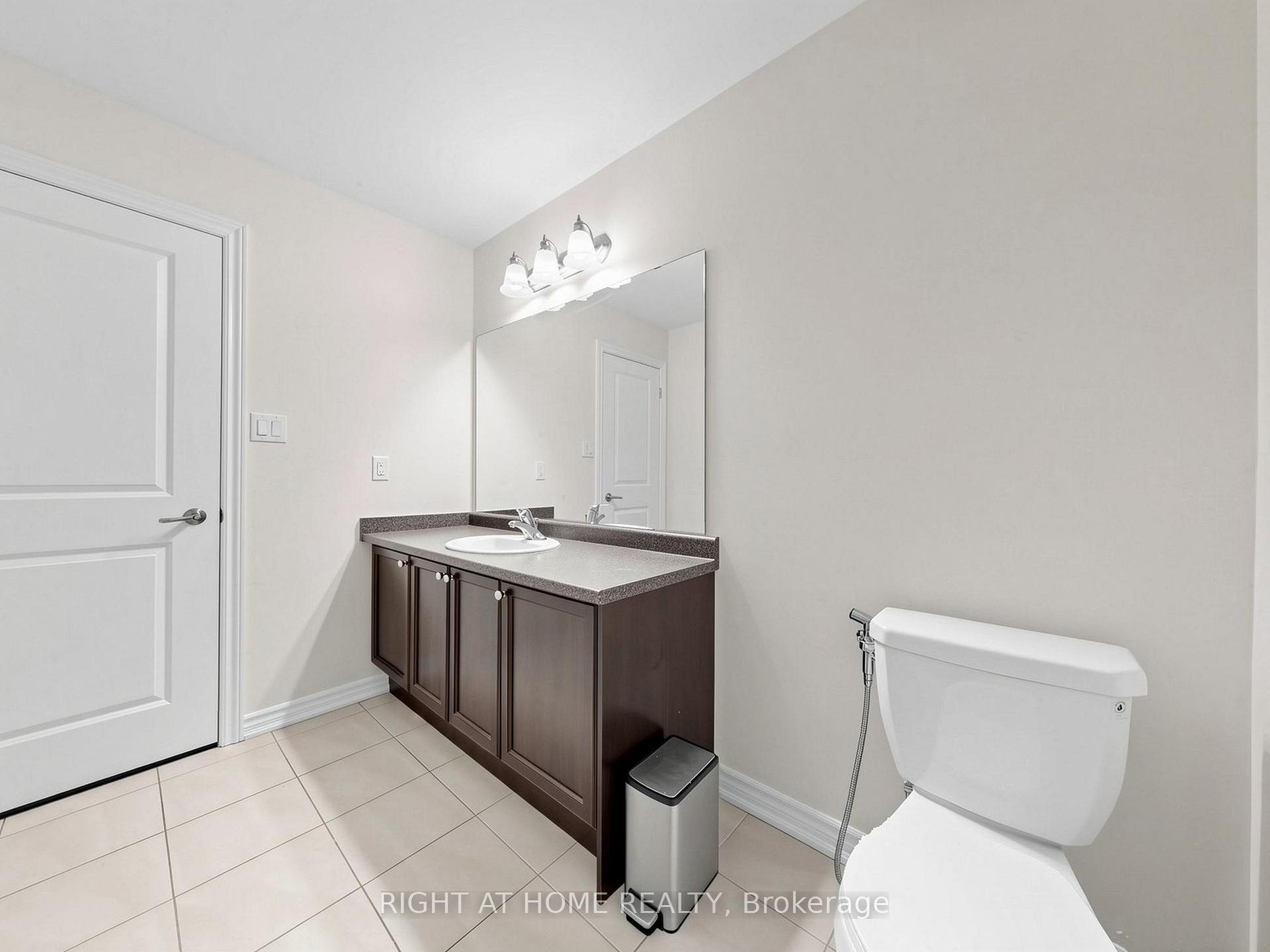 Photo 33 of 124 Mosaic Drive, Hamilton, Waterdown — HOMEH
