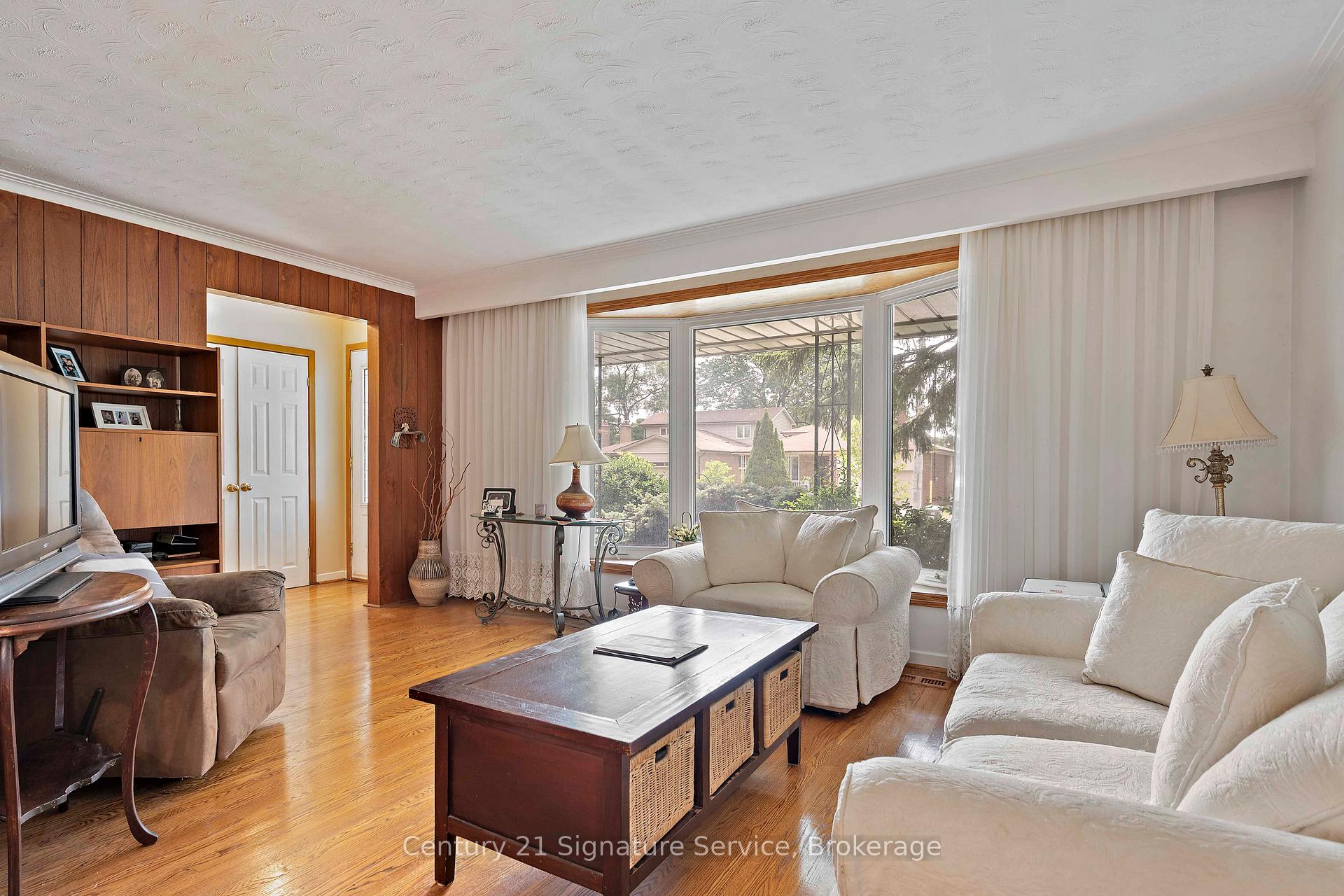 Photo 5 of 2150 Greenhurst Avenue, Mississauga, Lakeview — HOMEH