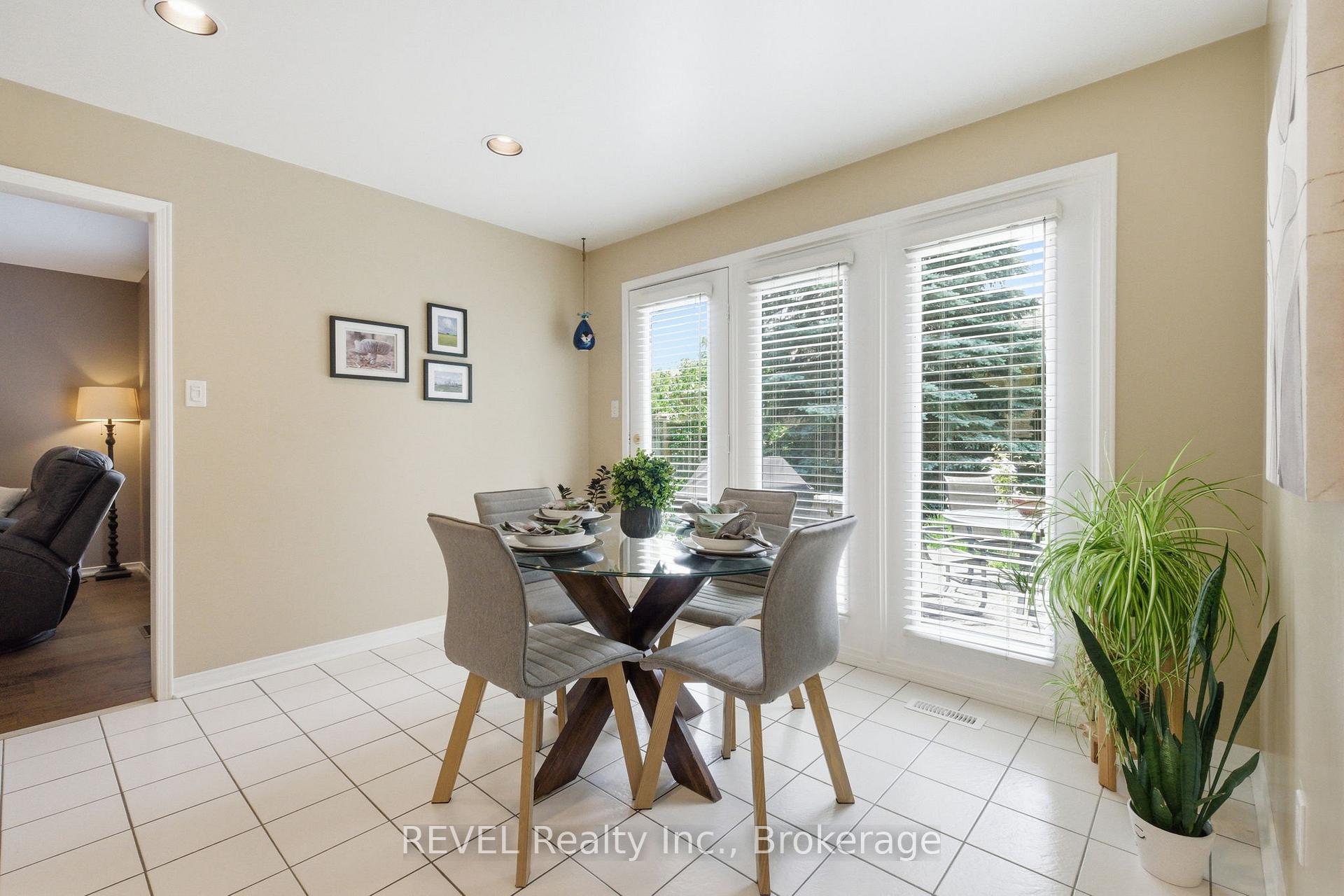 Photo 9 of 150 Fallingbrook Street, Whitby, Pringle Creek — HOMEH