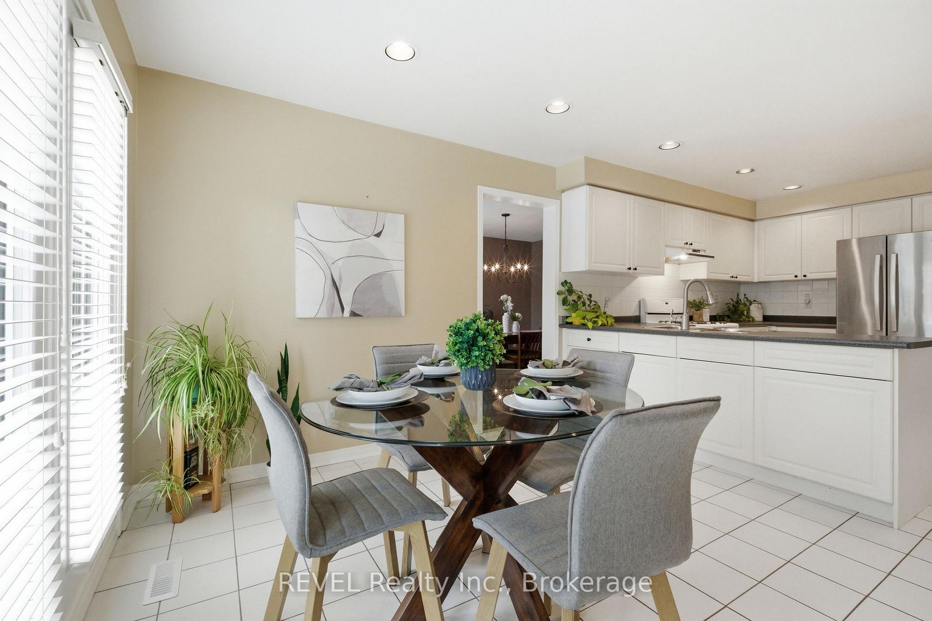 Photo 10 of 150 Fallingbrook Street, Whitby, Pringle Creek — HOMEH