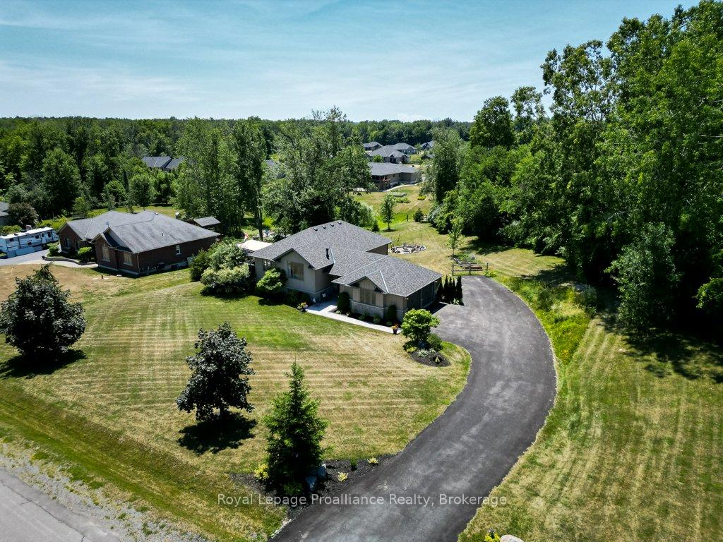 Photo 3 of 47 Windwhisper Drive, Belleville, Belleville Ward — HOMEH