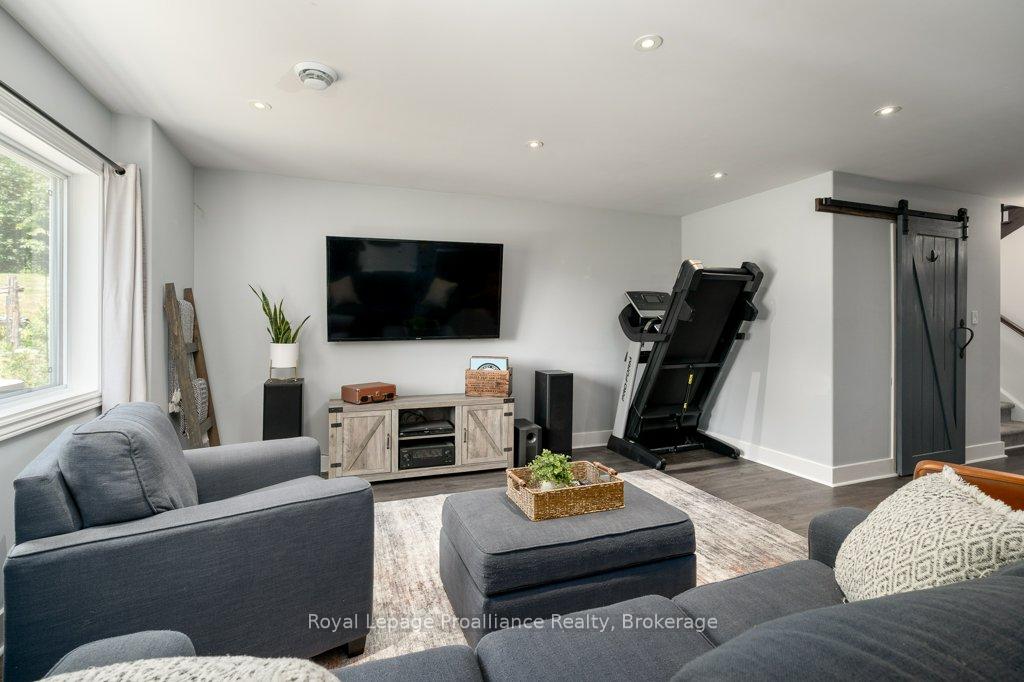 Photo 38 of 47 Windwhisper Drive, Belleville, Belleville Ward — HOMEH