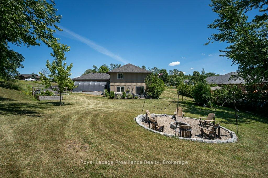 Photo 58 of 47 Windwhisper Drive, Belleville, Belleville Ward — HOMEH