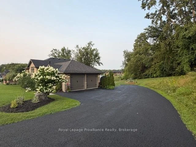 Photo 52 of 47 Windwhisper Drive, Belleville, Belleville Ward — HOMEH