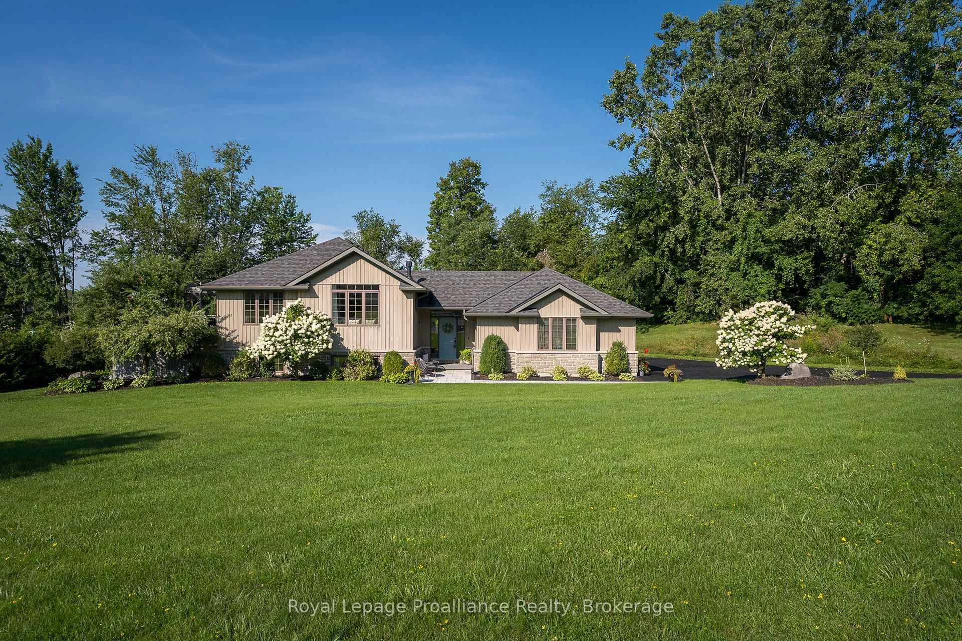 Photo 4 of 47 Windwhisper Drive, Belleville, Belleville Ward — HOMEH