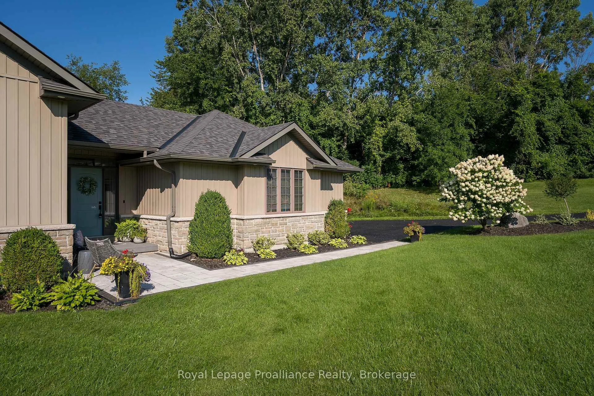 Photo 7 of 47 Windwhisper Drive, Belleville, Belleville Ward — HOMEH